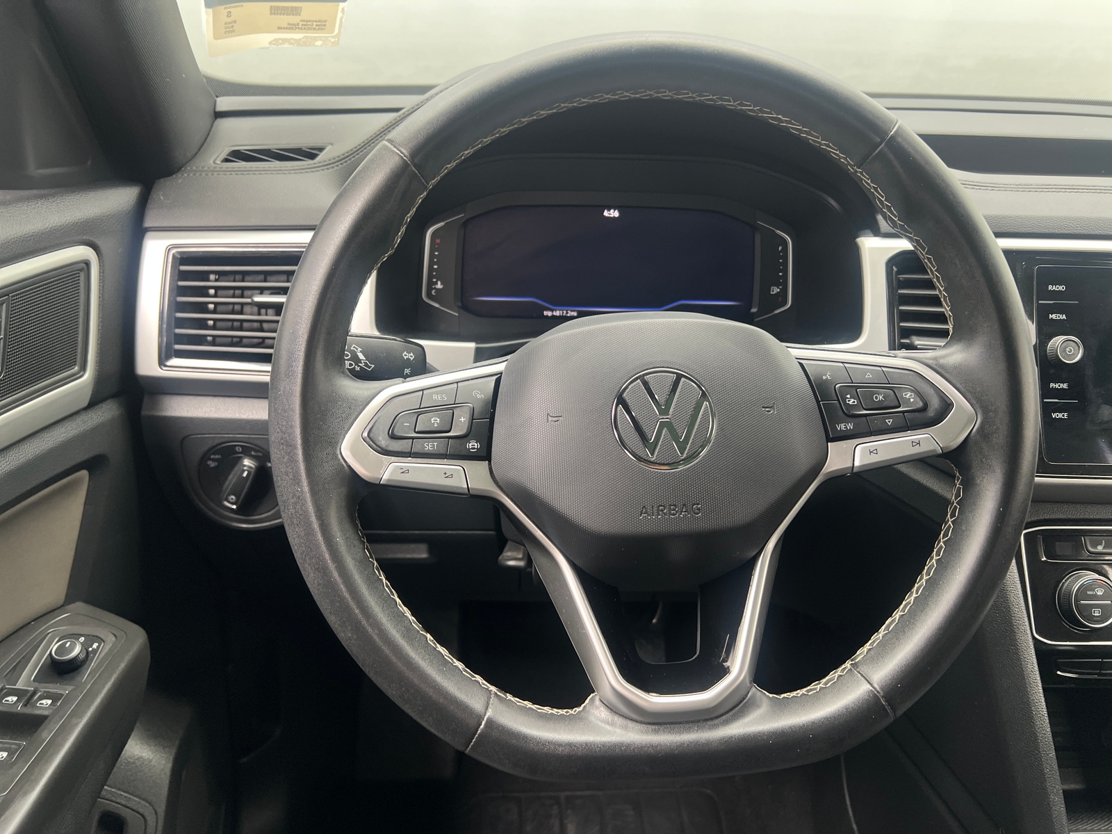 Thumbnail: 2023 Volkswagen Atlas - 4