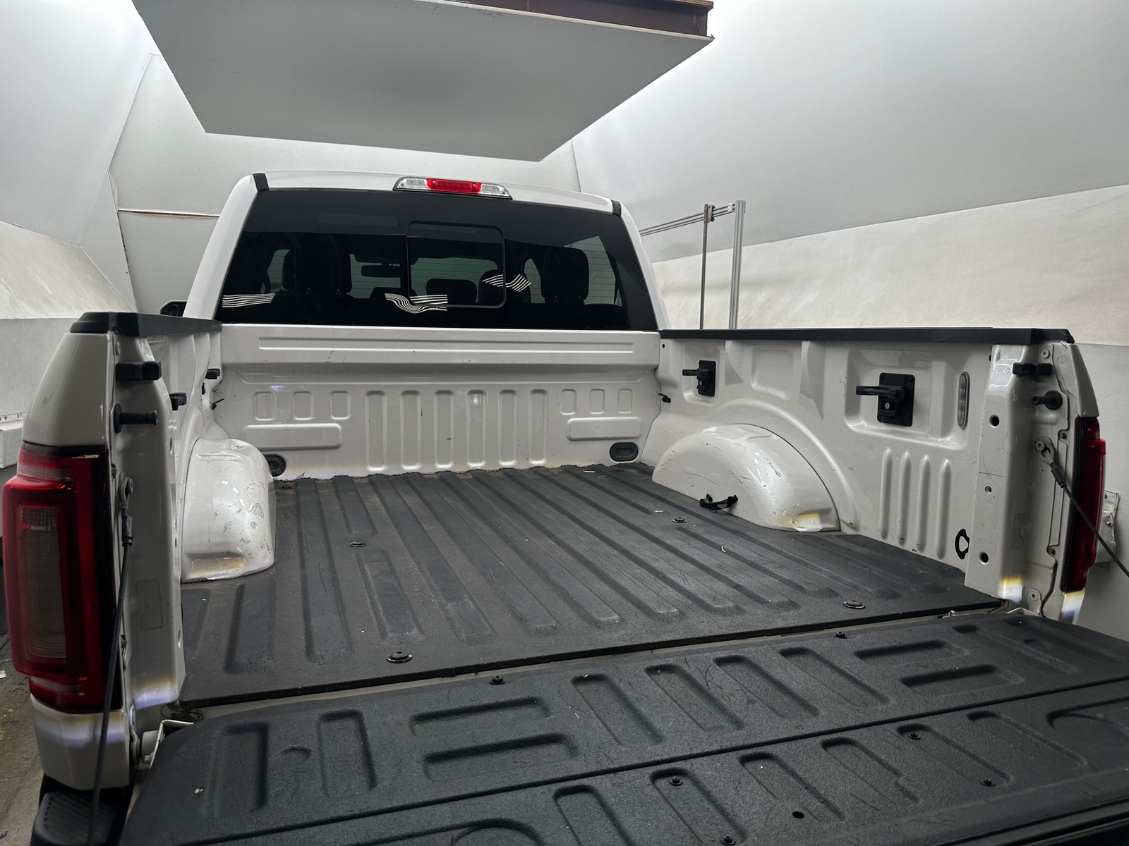 Thumbnail: 2017 Ford Econoline - 6