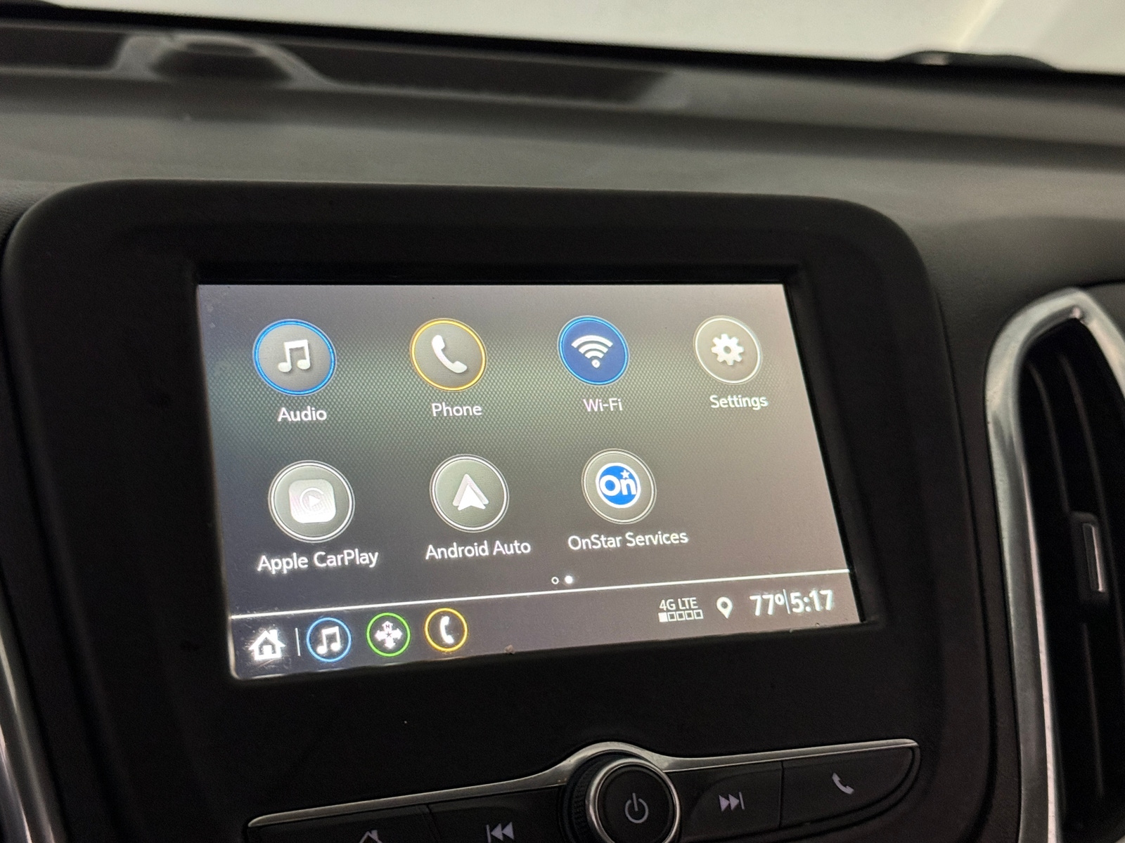 Thumbnail: 2019 Chevrolet Equinox - 4