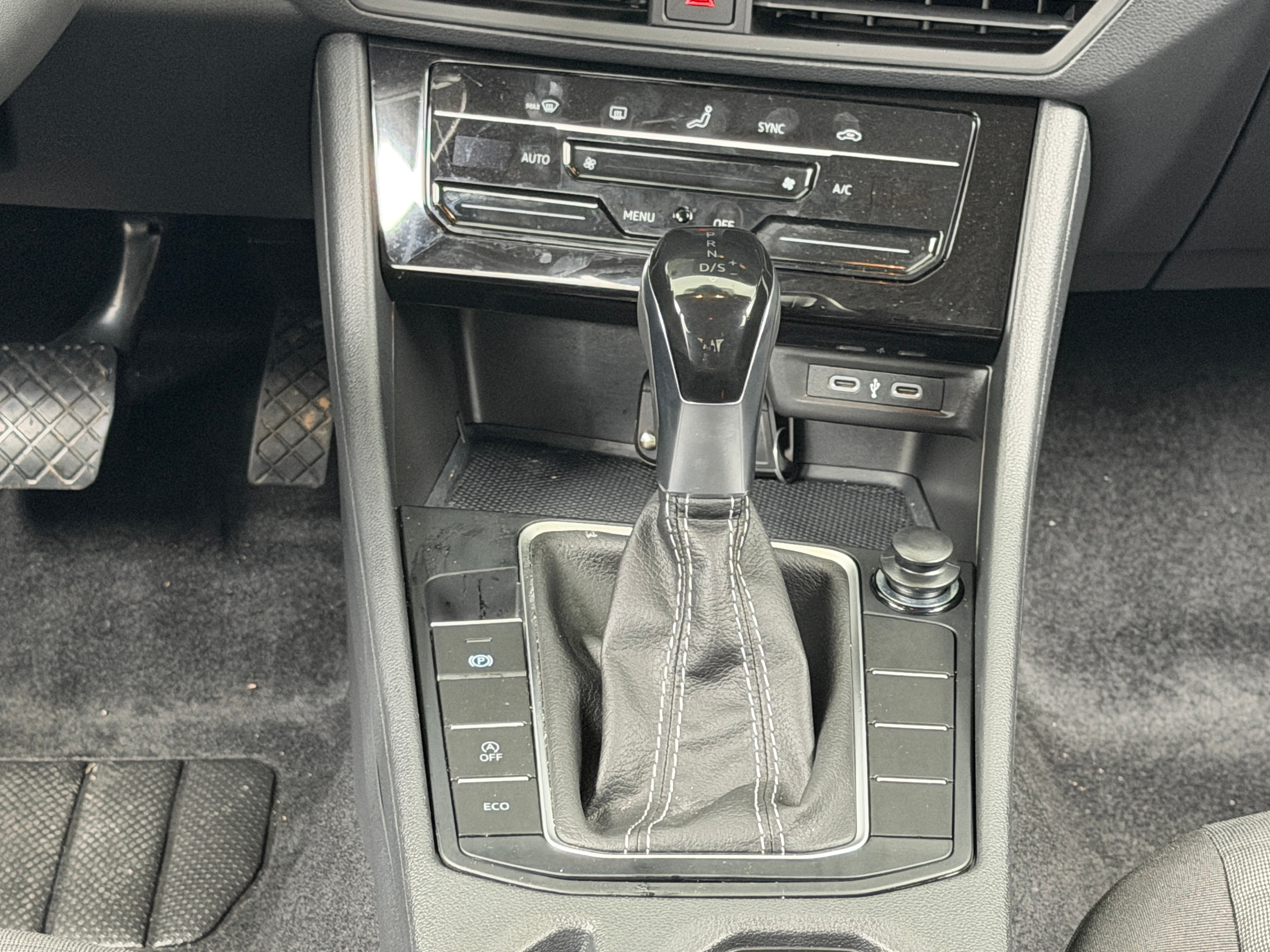 3VW5W7BU0TM018428