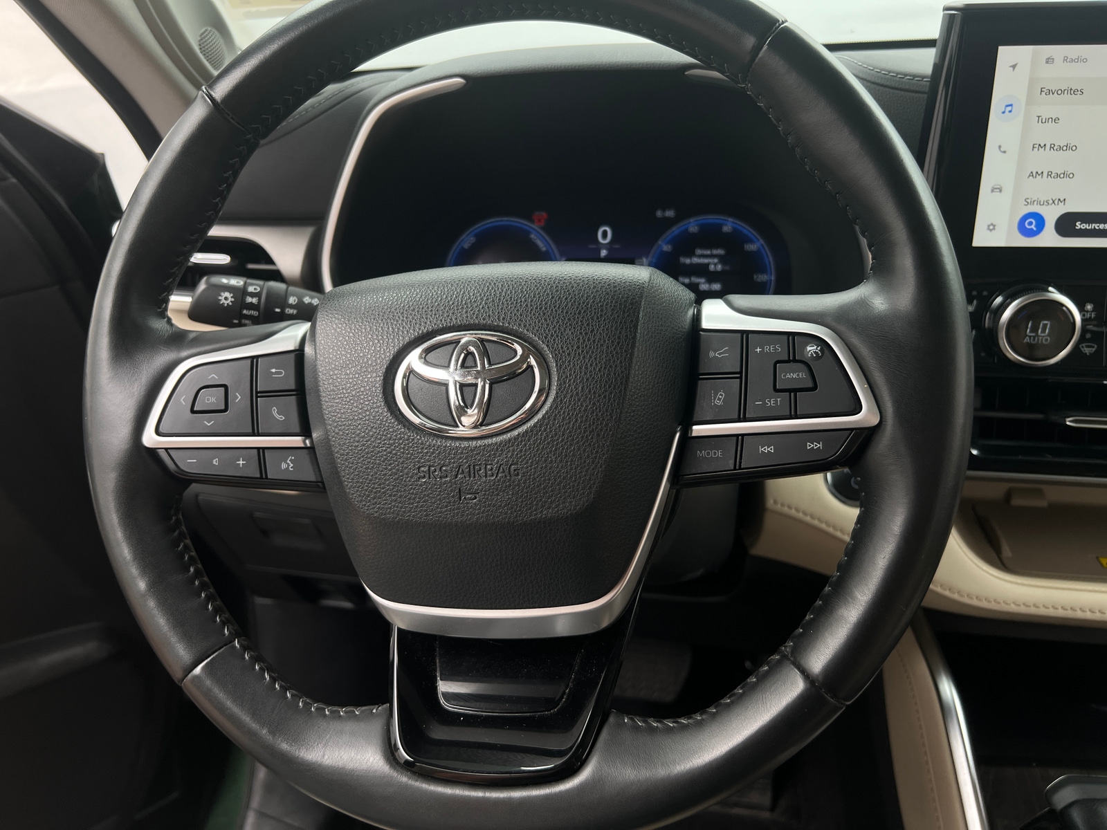 Thumbnail: 2023 Toyota Highlander - 4