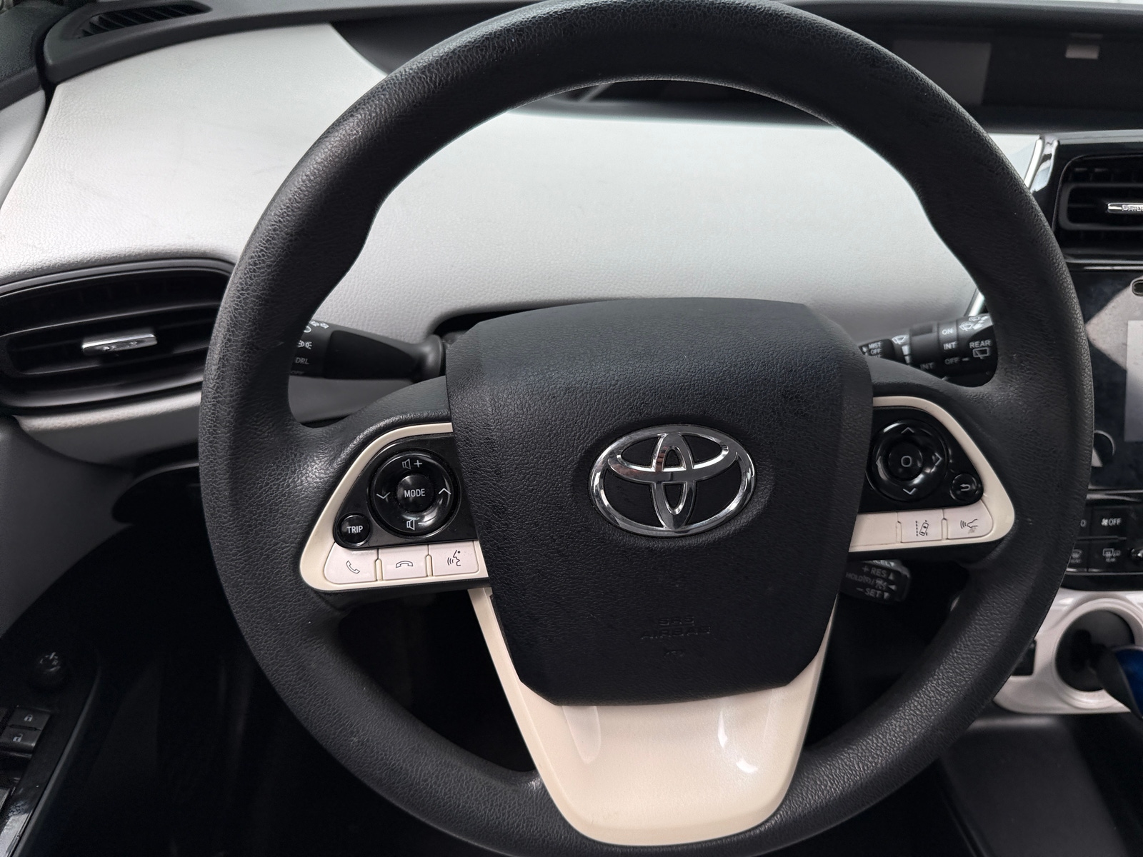 Thumbnail: 2018 Toyota Prius - 5