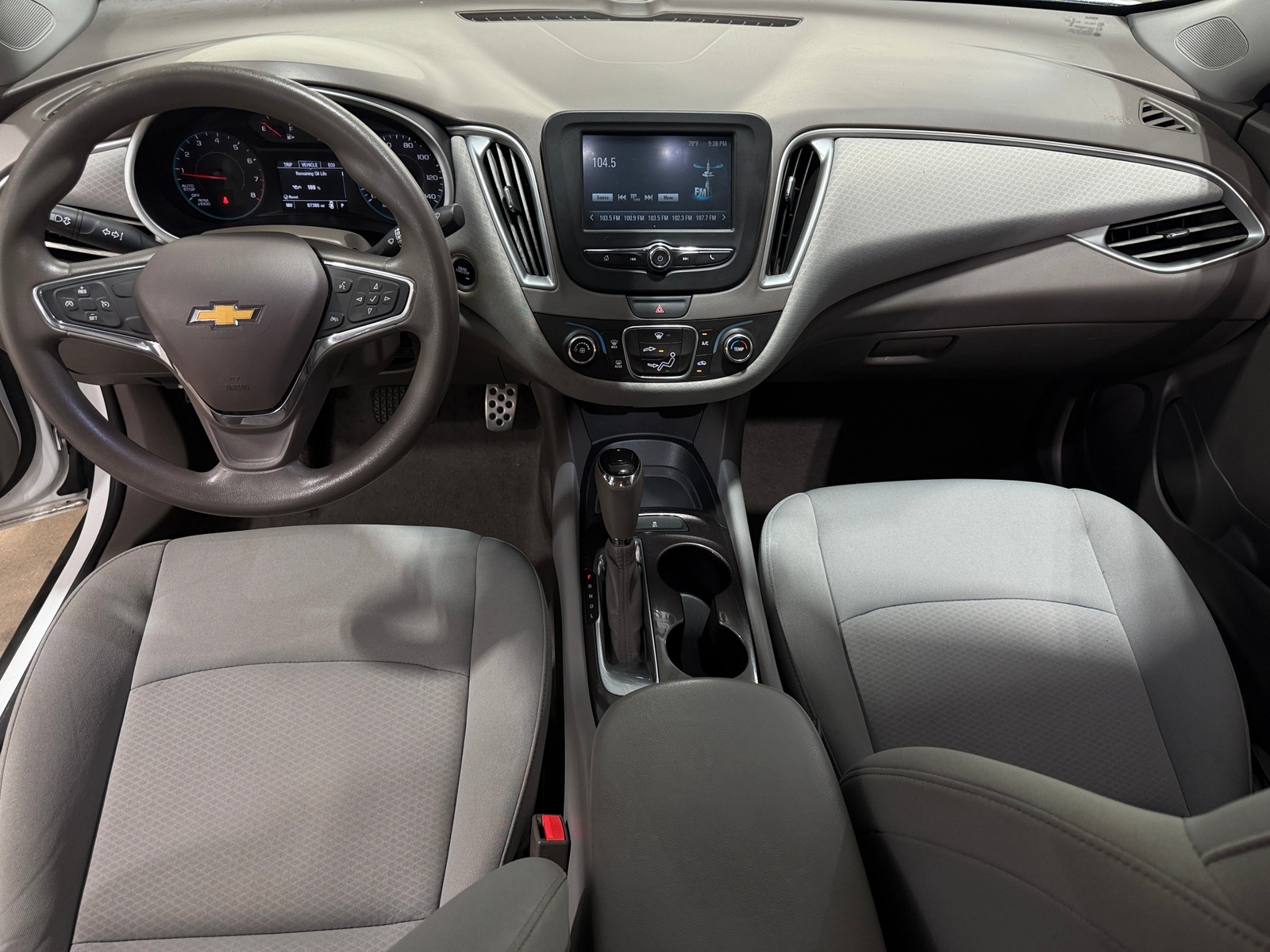 Thumbnail: 2017 Chevrolet Malibu - 3