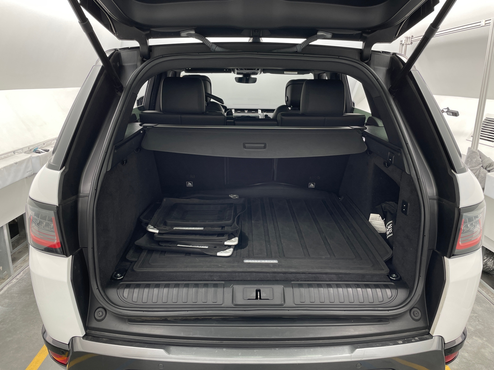 Thumbnail: 2019 Land Rover Range Rover Sport - 6