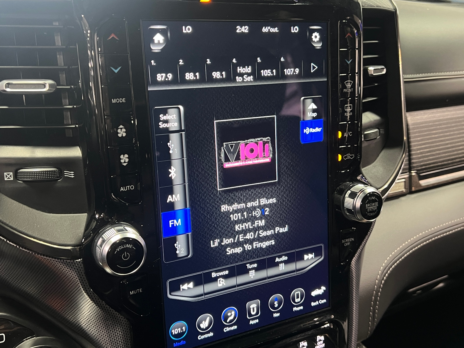Thumbnail: 2021 RAM 1500 - 3