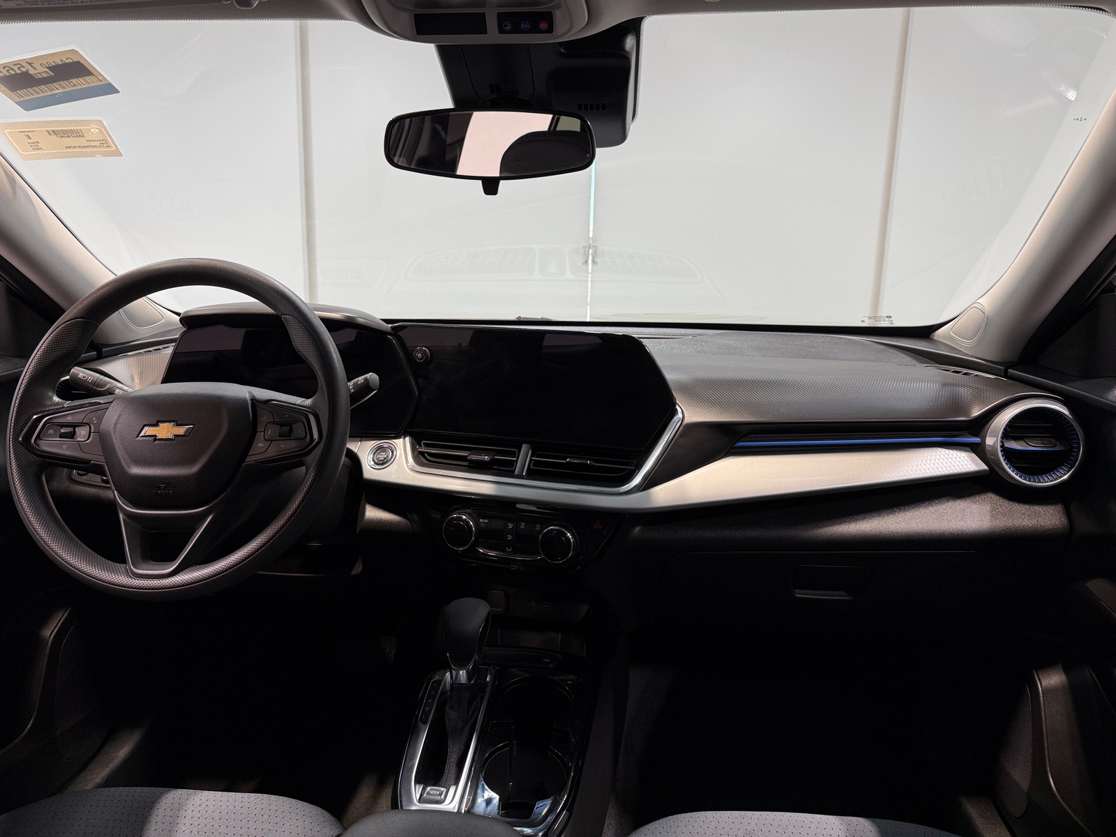 Thumbnail: 2025 Chevrolet Trax - 2