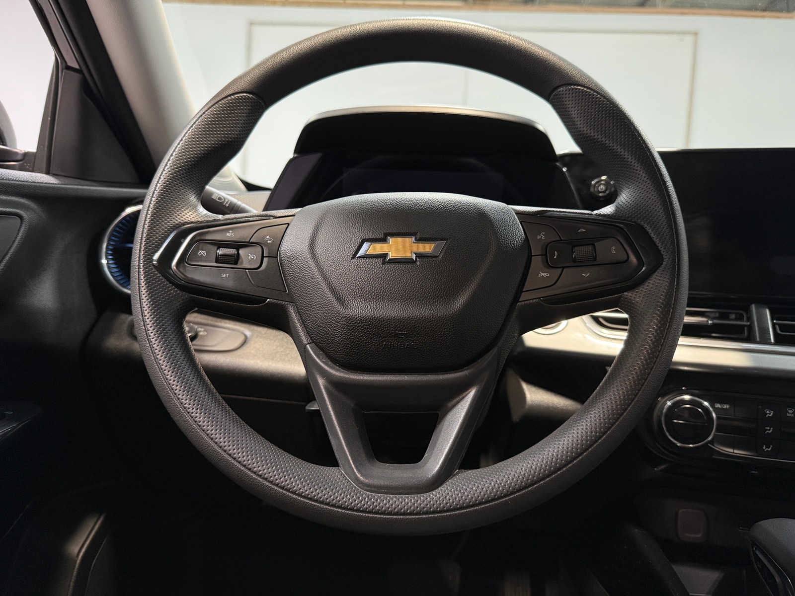 Thumbnail: 2025 Chevrolet Trax - 4
