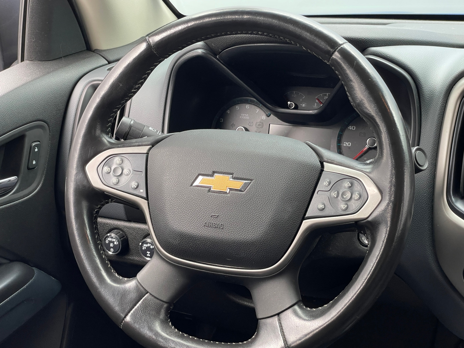 Thumbnail: 2019 Chevrolet Colorado - 4