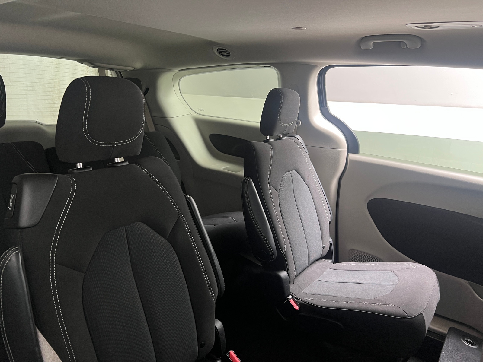 Thumbnail: 2023 Chrysler Voyager - 6