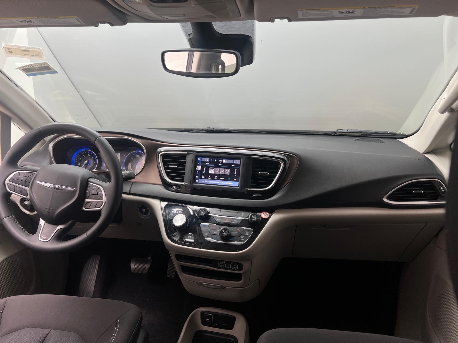 Thumbnail: 2023 Chrysler Voyager - 3