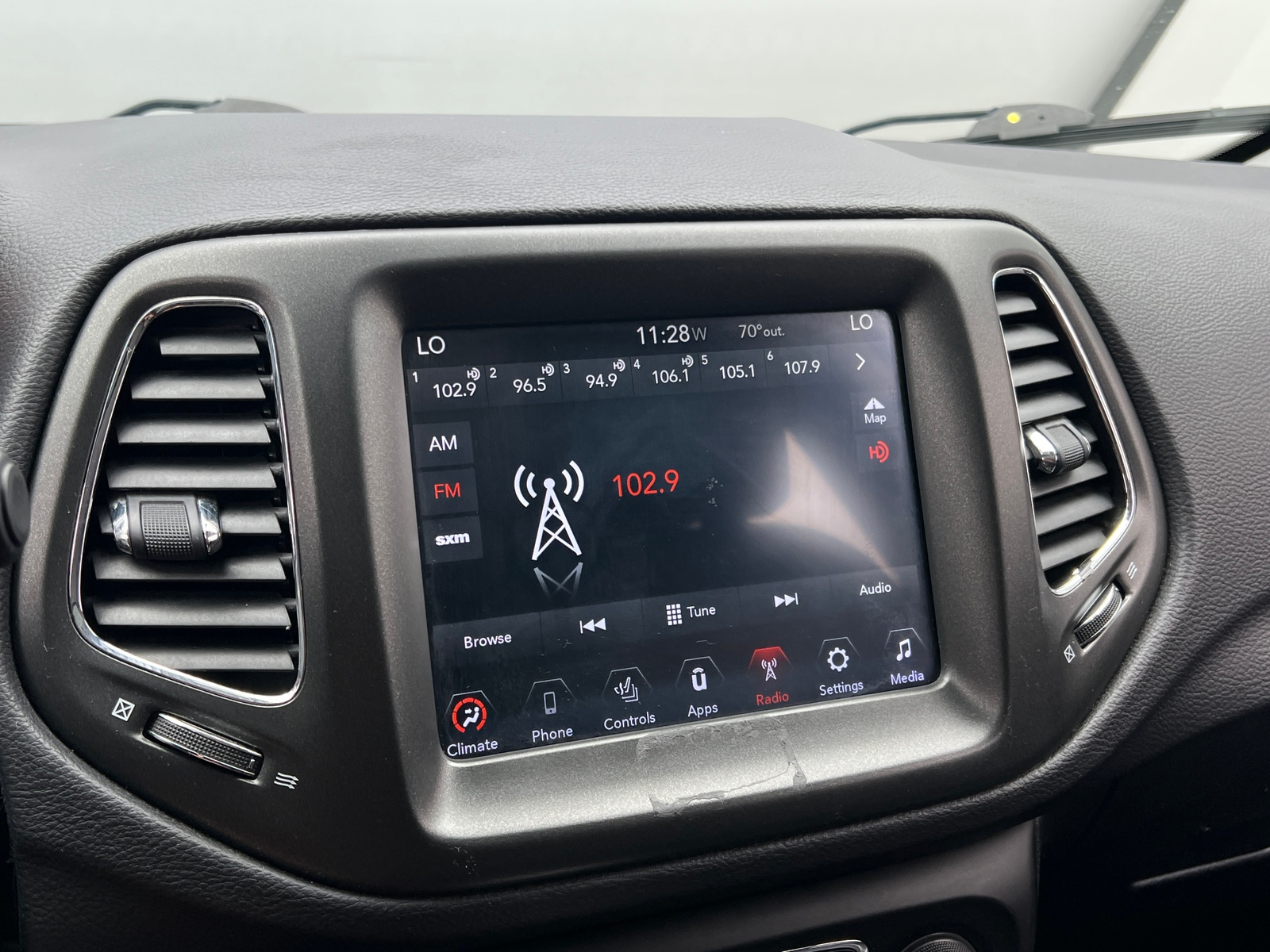 Thumbnail: 2018 Jeep Compass - 3