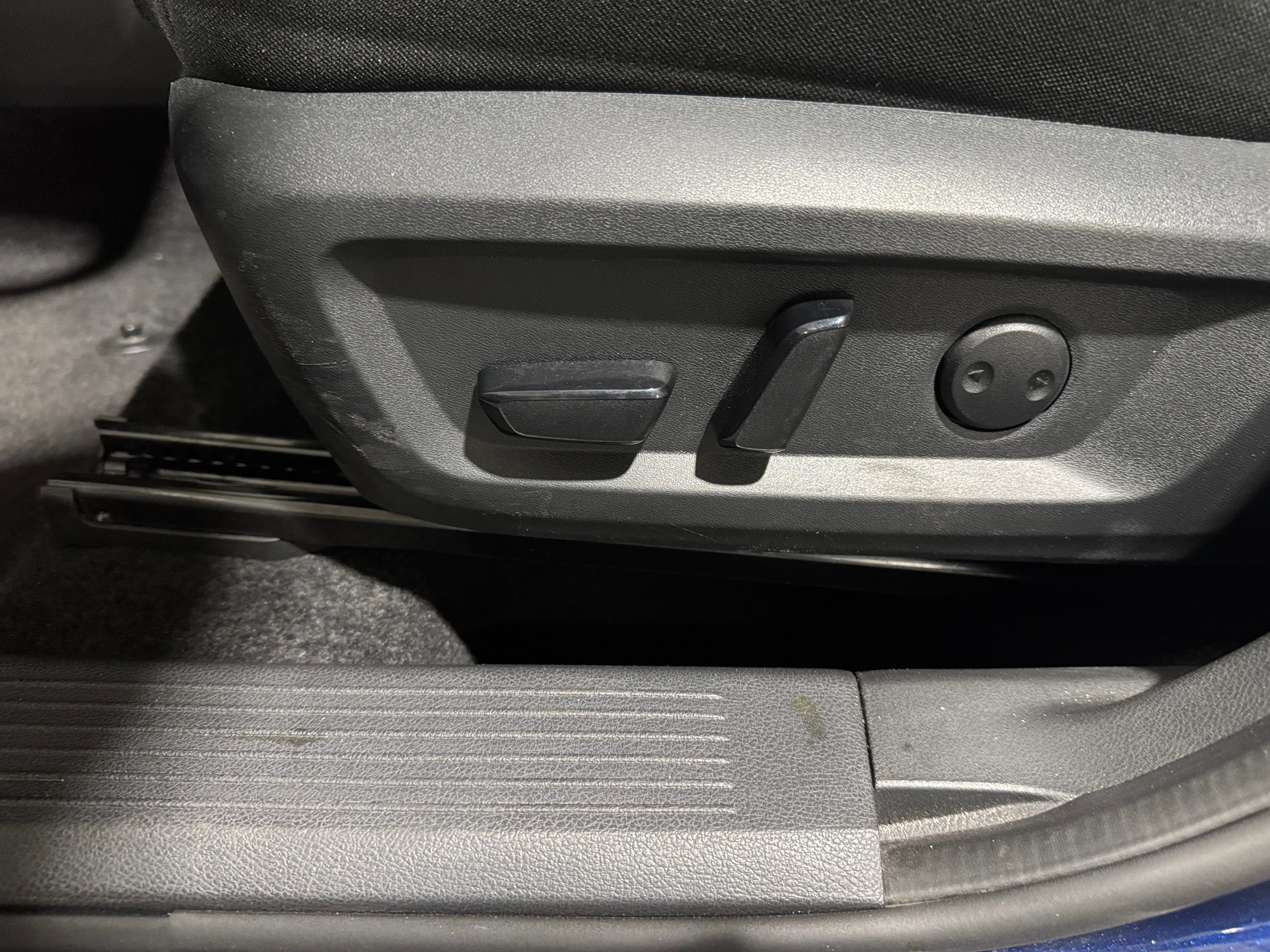 2025 Nissan Rogue SV - Photo 11