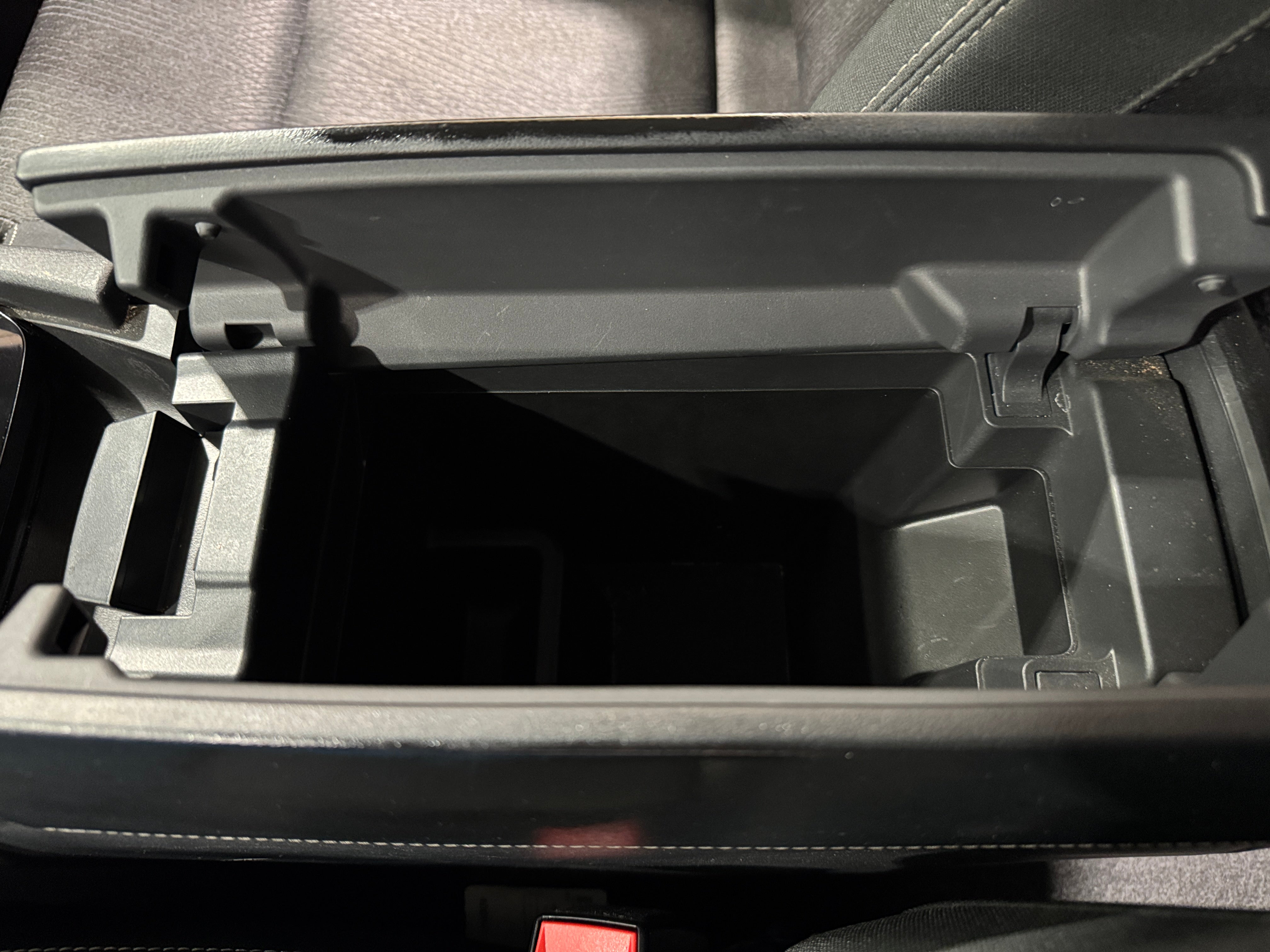 2025 Nissan Rogue SV - Photo 17