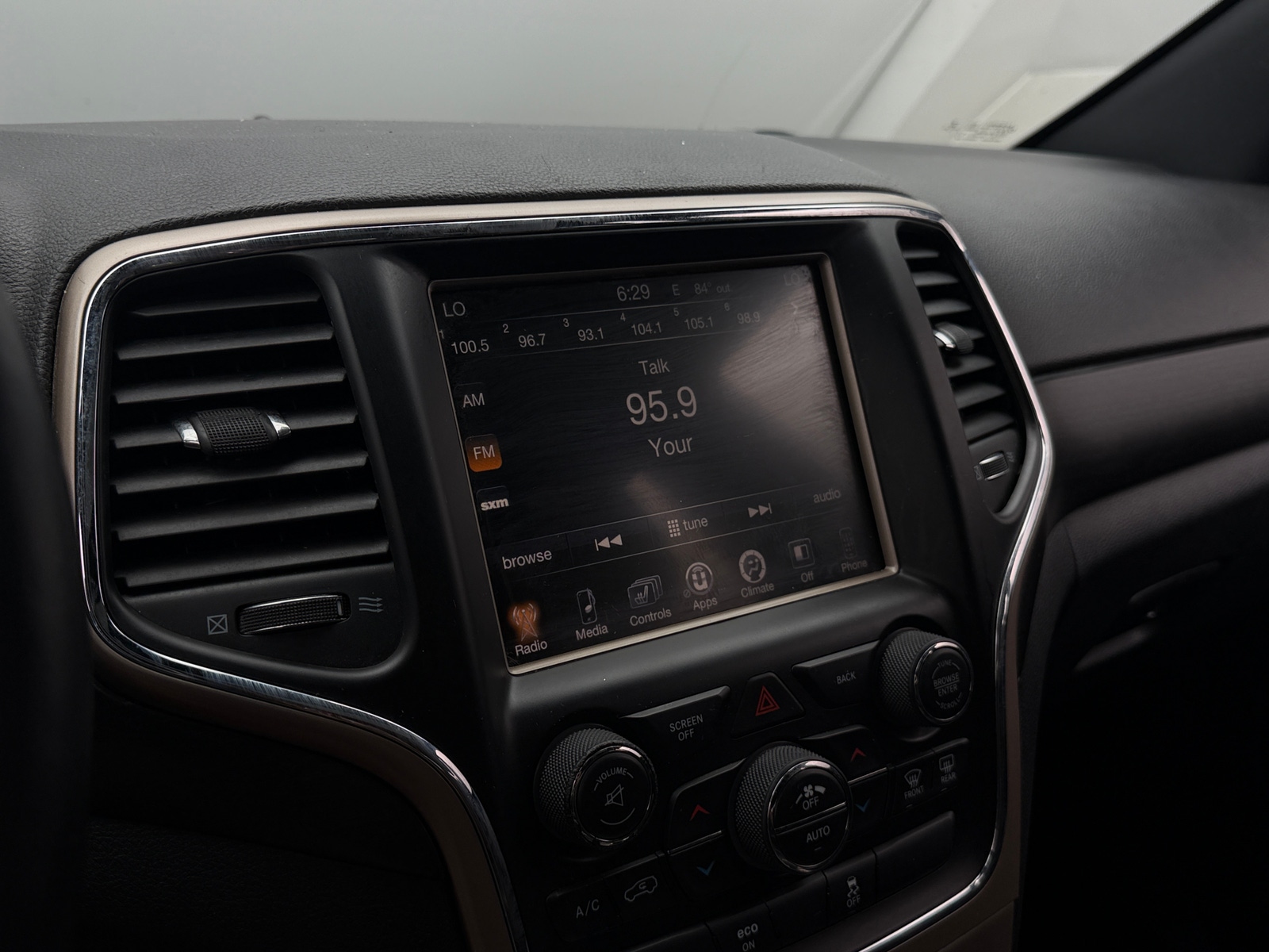 Thumbnail: 2014 Jeep Grand Cherokee - 3