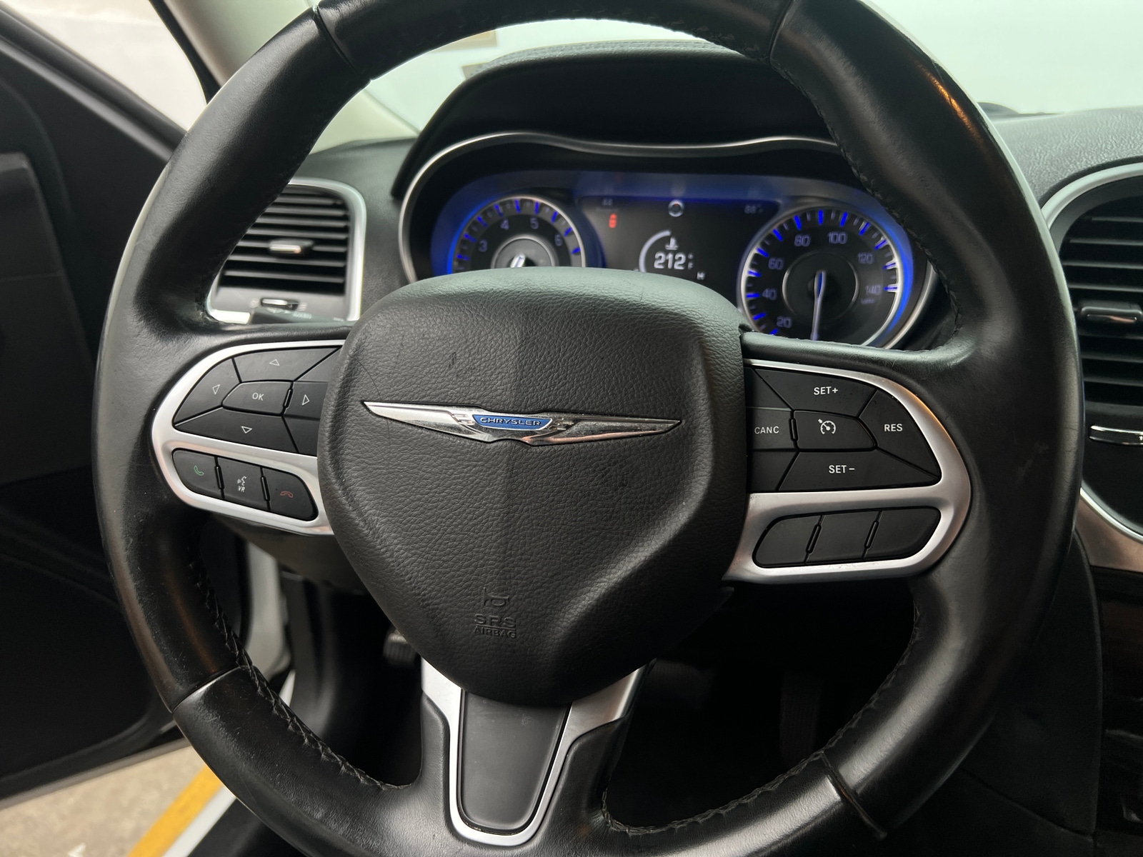 Thumbnail: 2018 Chrysler 300 - 4
