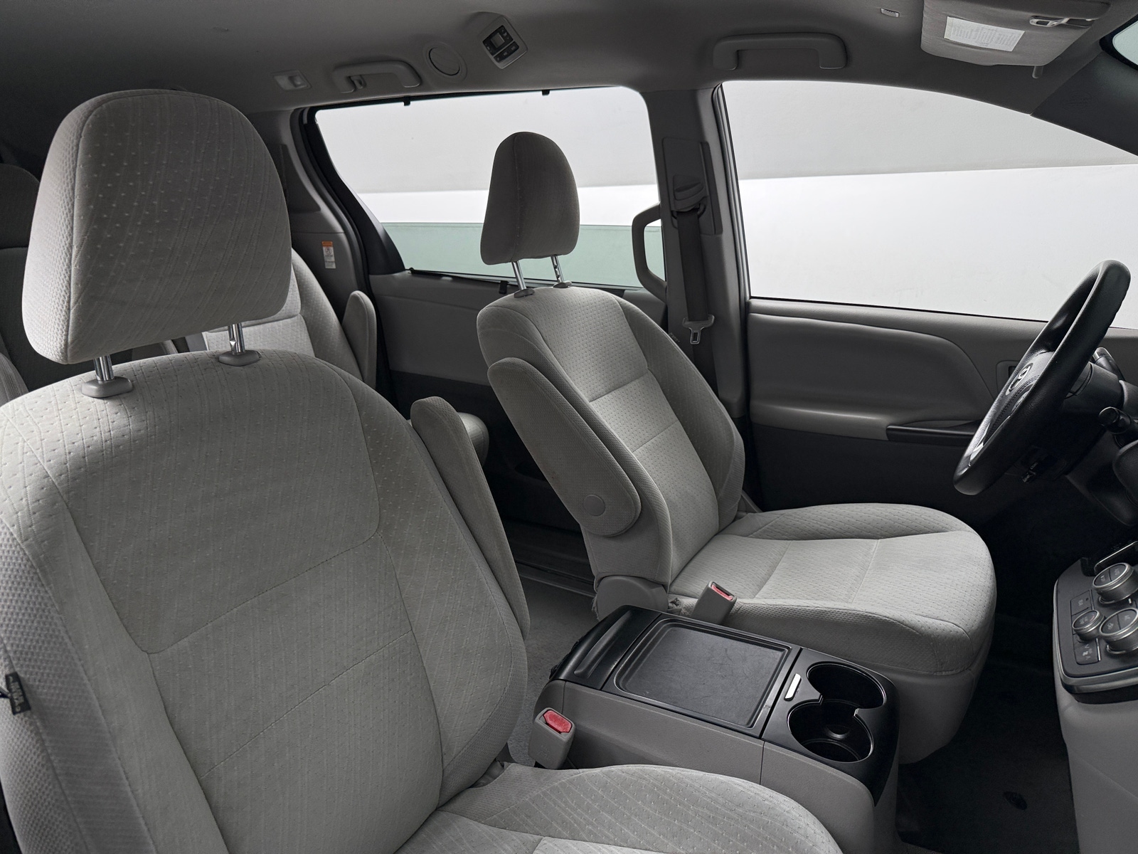 Thumbnail: 2019 Toyota Sienna - 2