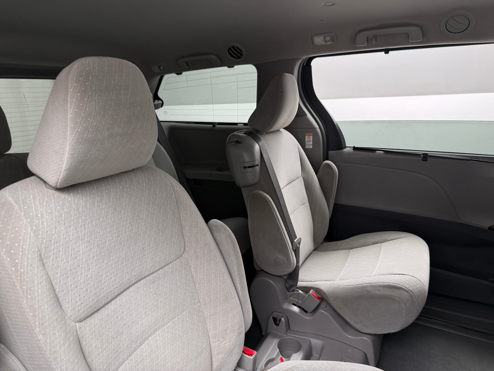 Thumbnail: 2019 Toyota Sienna - 6