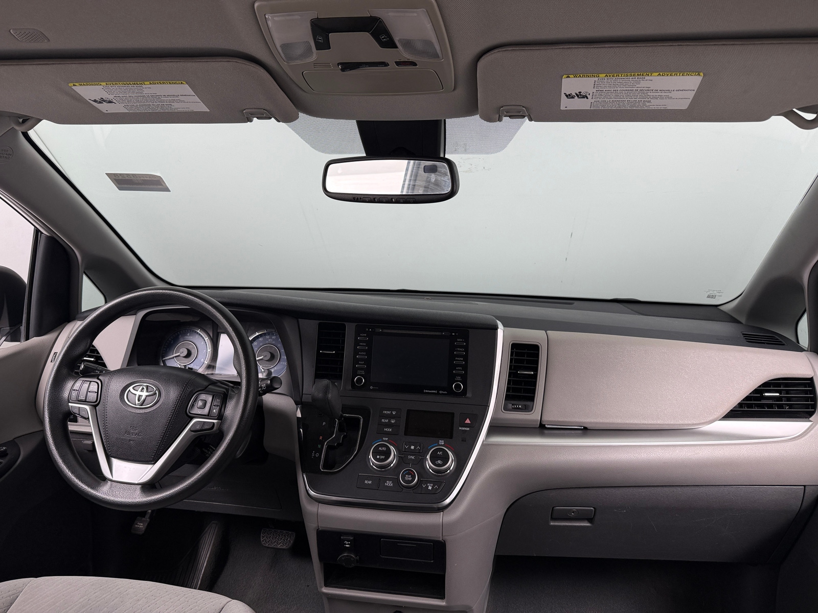 Thumbnail: 2019 Toyota Sienna - 3