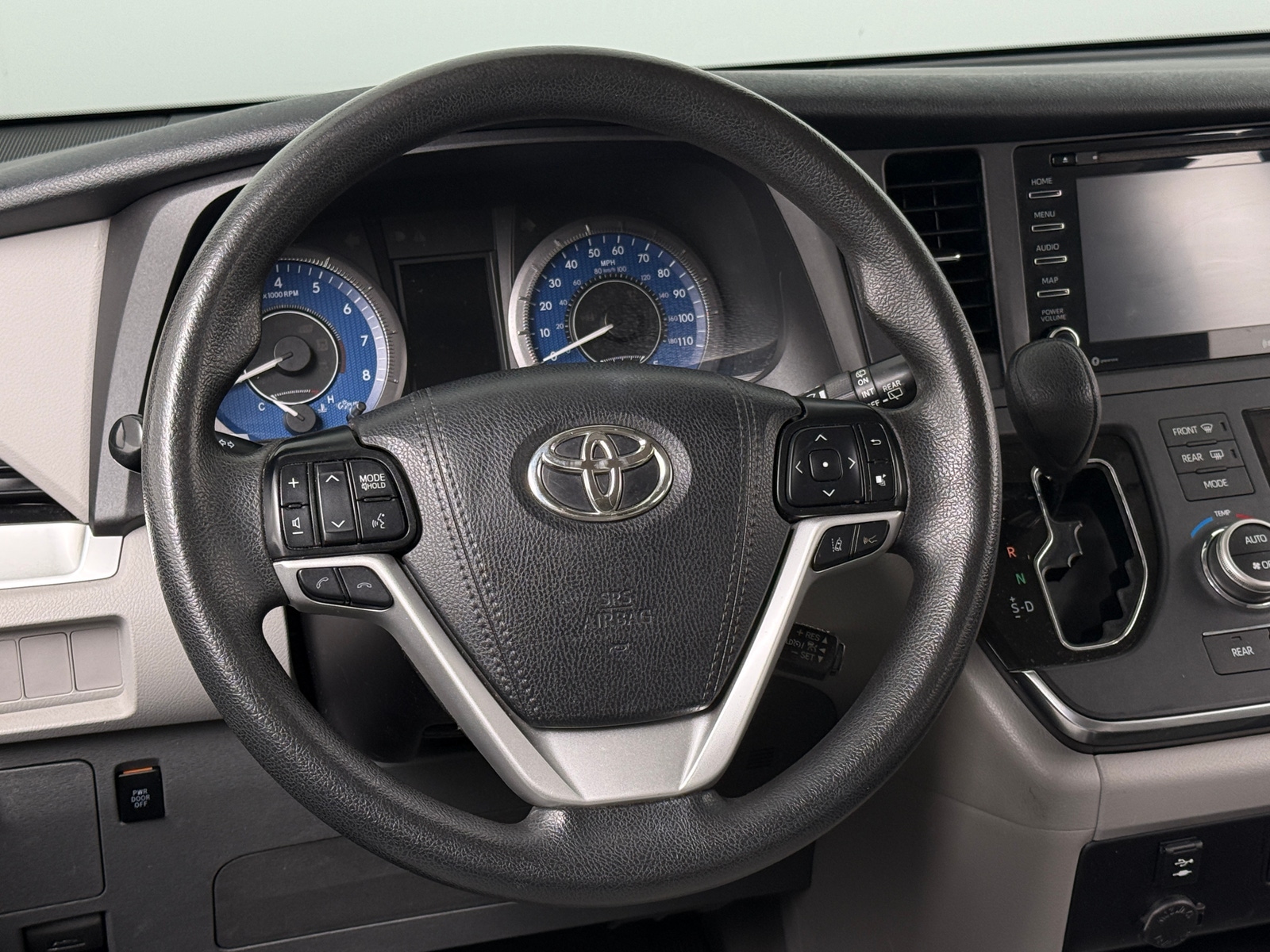 Thumbnail: 2019 Toyota Sienna - 5