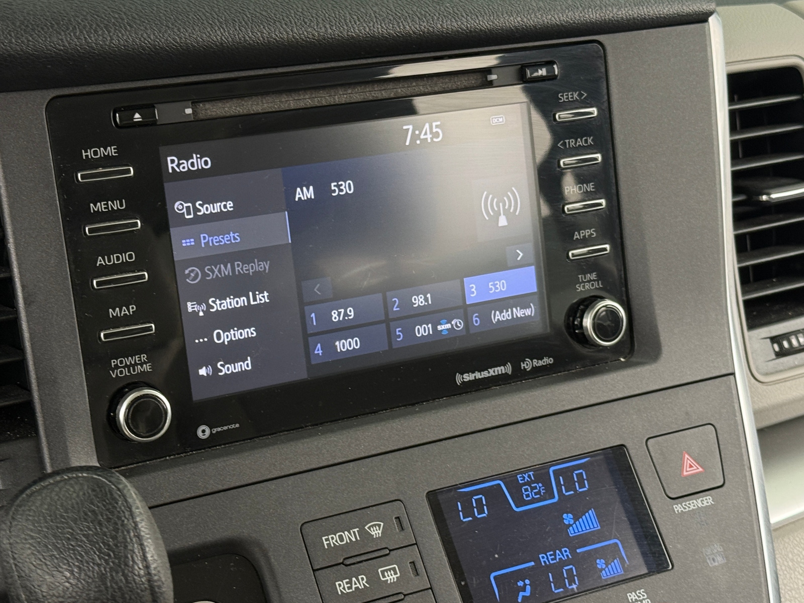 Thumbnail: 2019 Toyota Sienna - 4