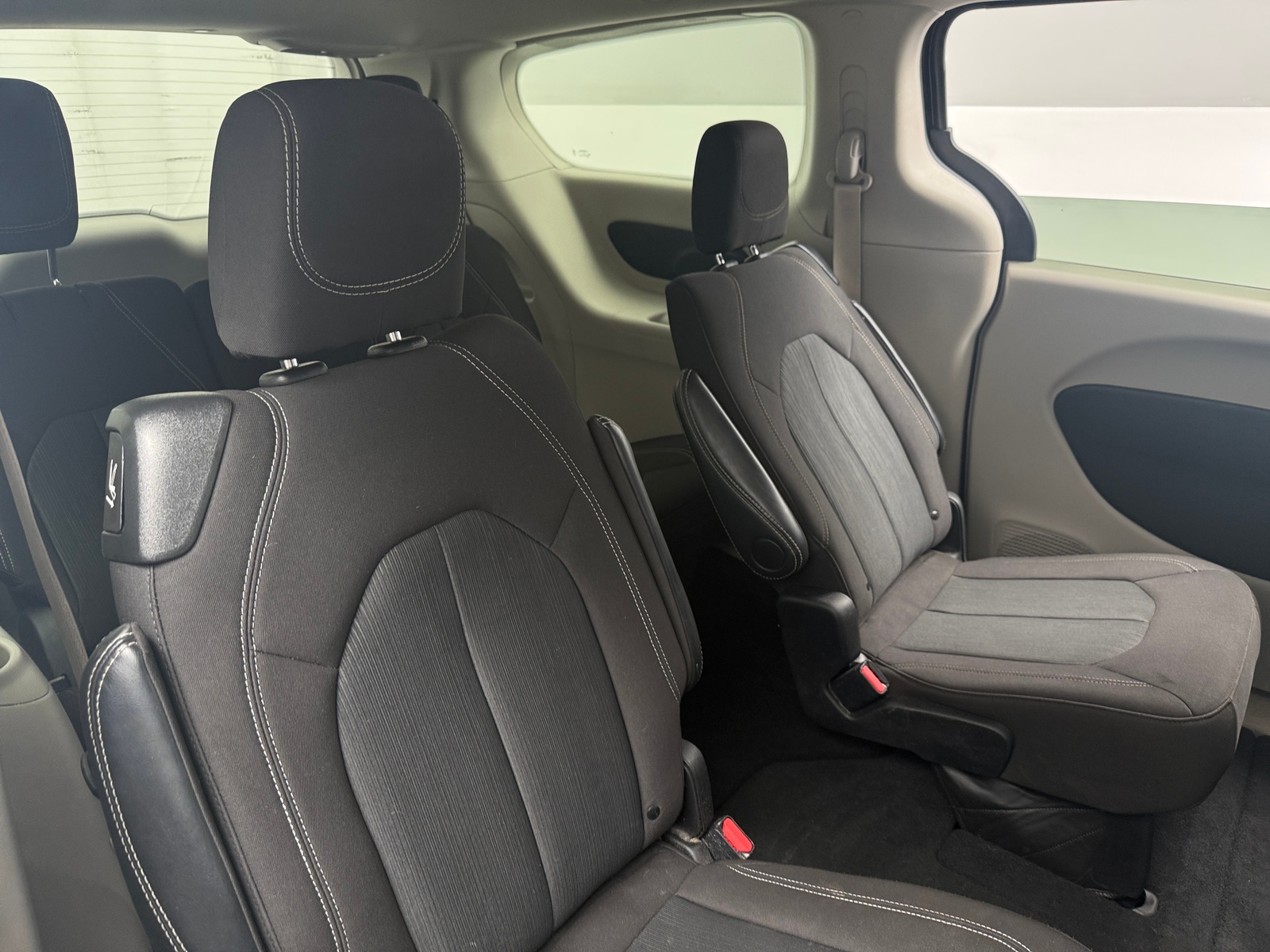 Thumbnail: 2024 Chrysler Voyager - 6