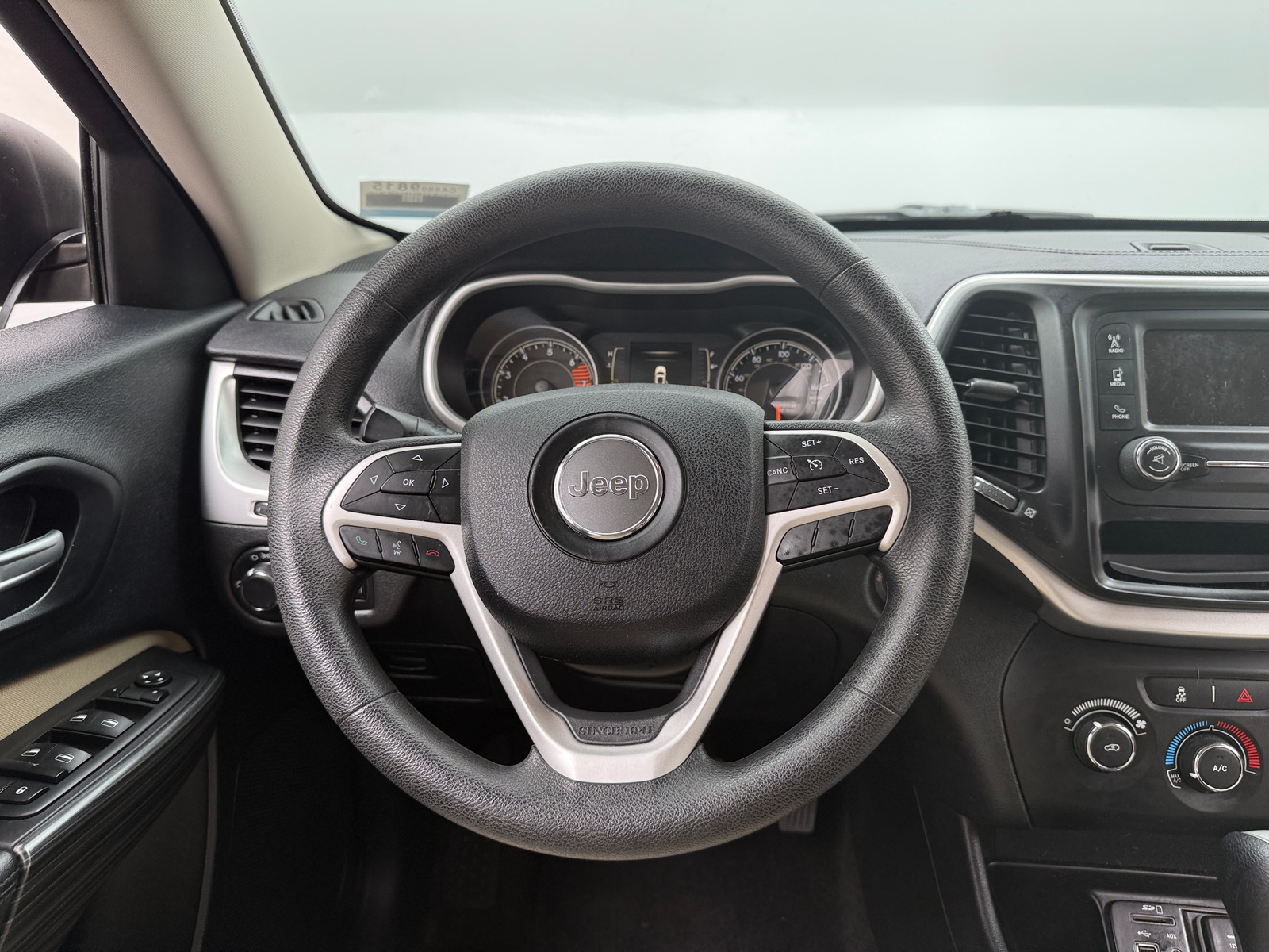 Thumbnail: 2016 Jeep Cherokee - 5