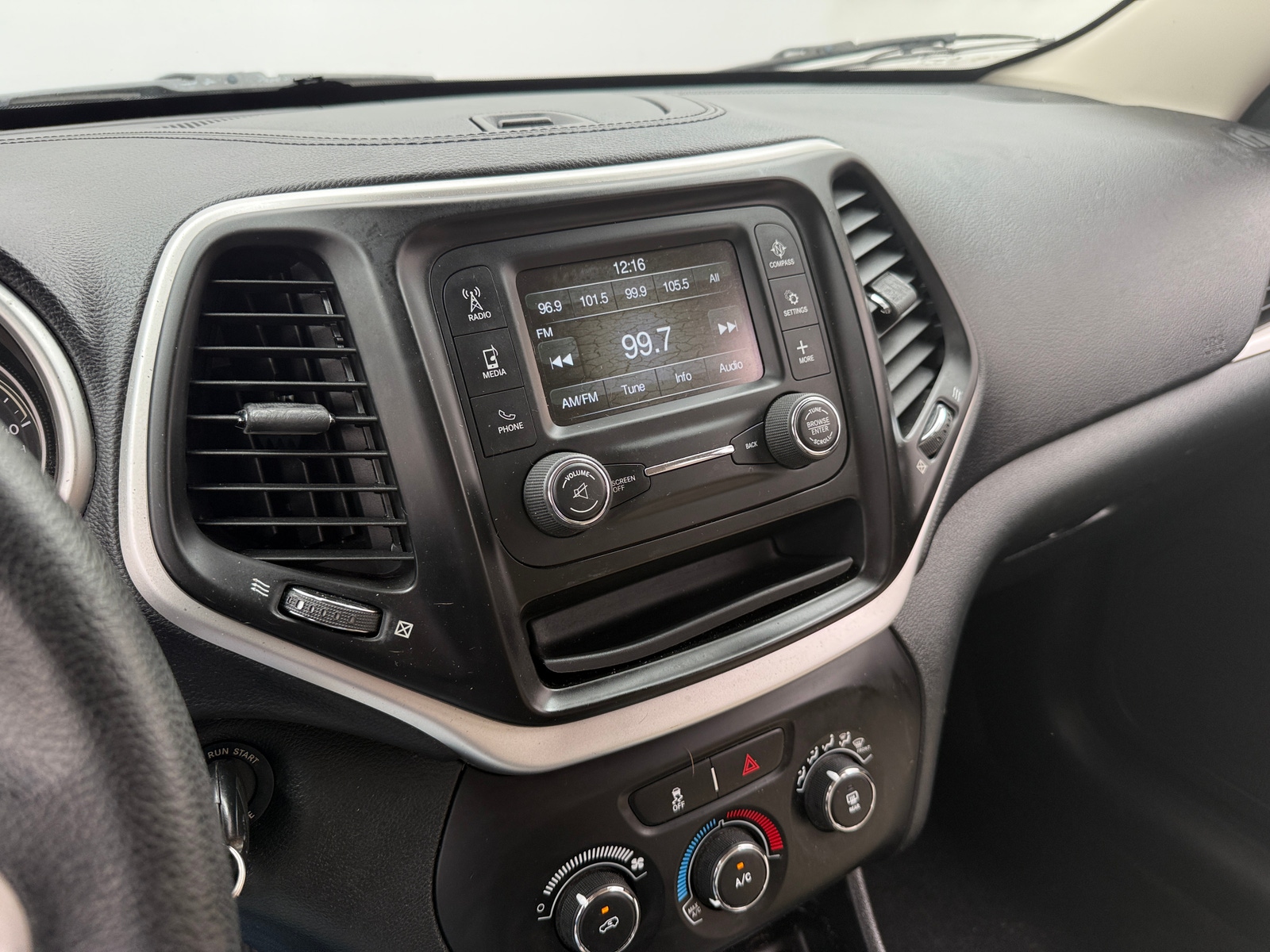 Thumbnail: 2016 Jeep Cherokee - 4