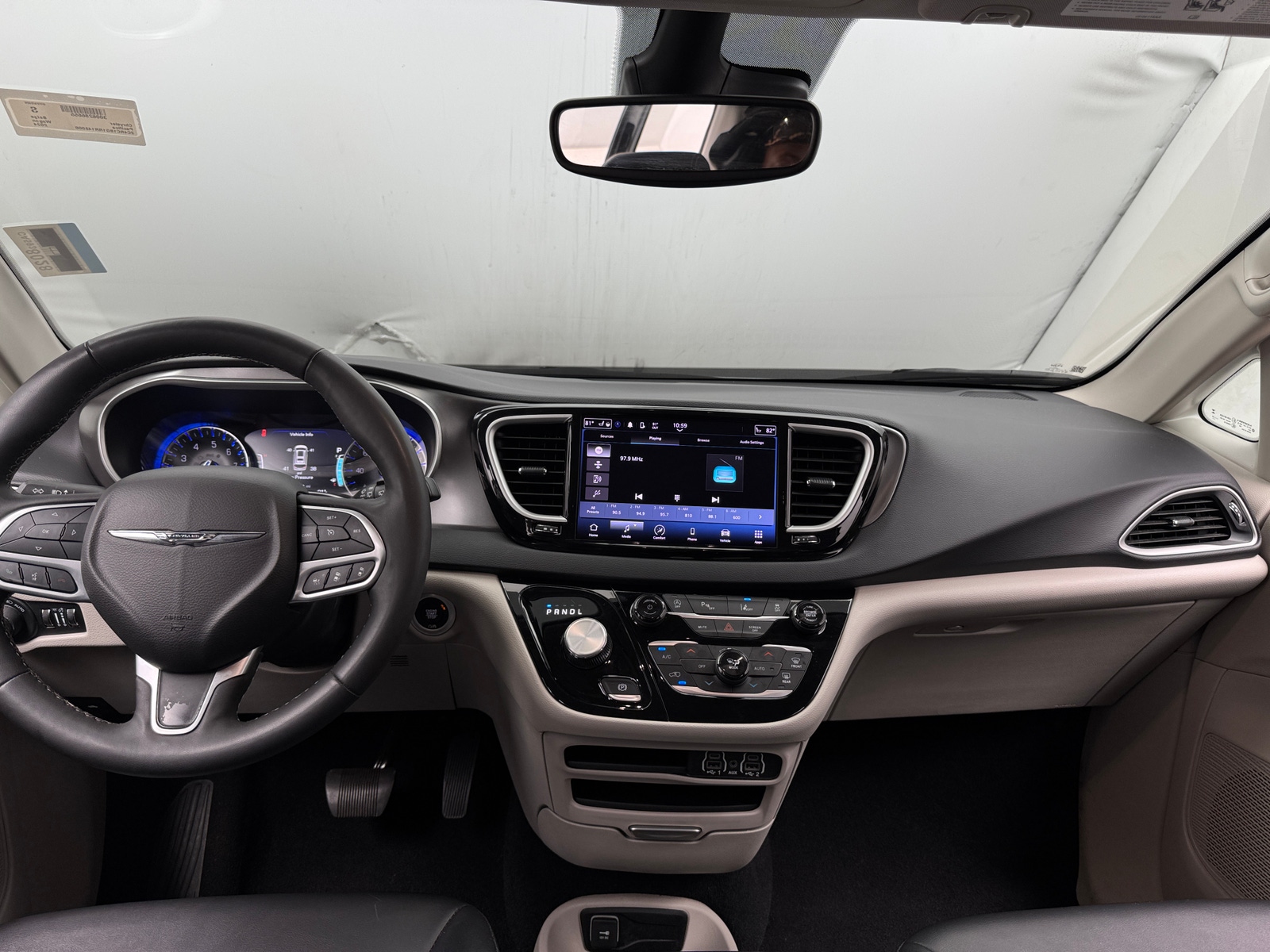 Thumbnail: 2024 Chrysler Pacifica - 2