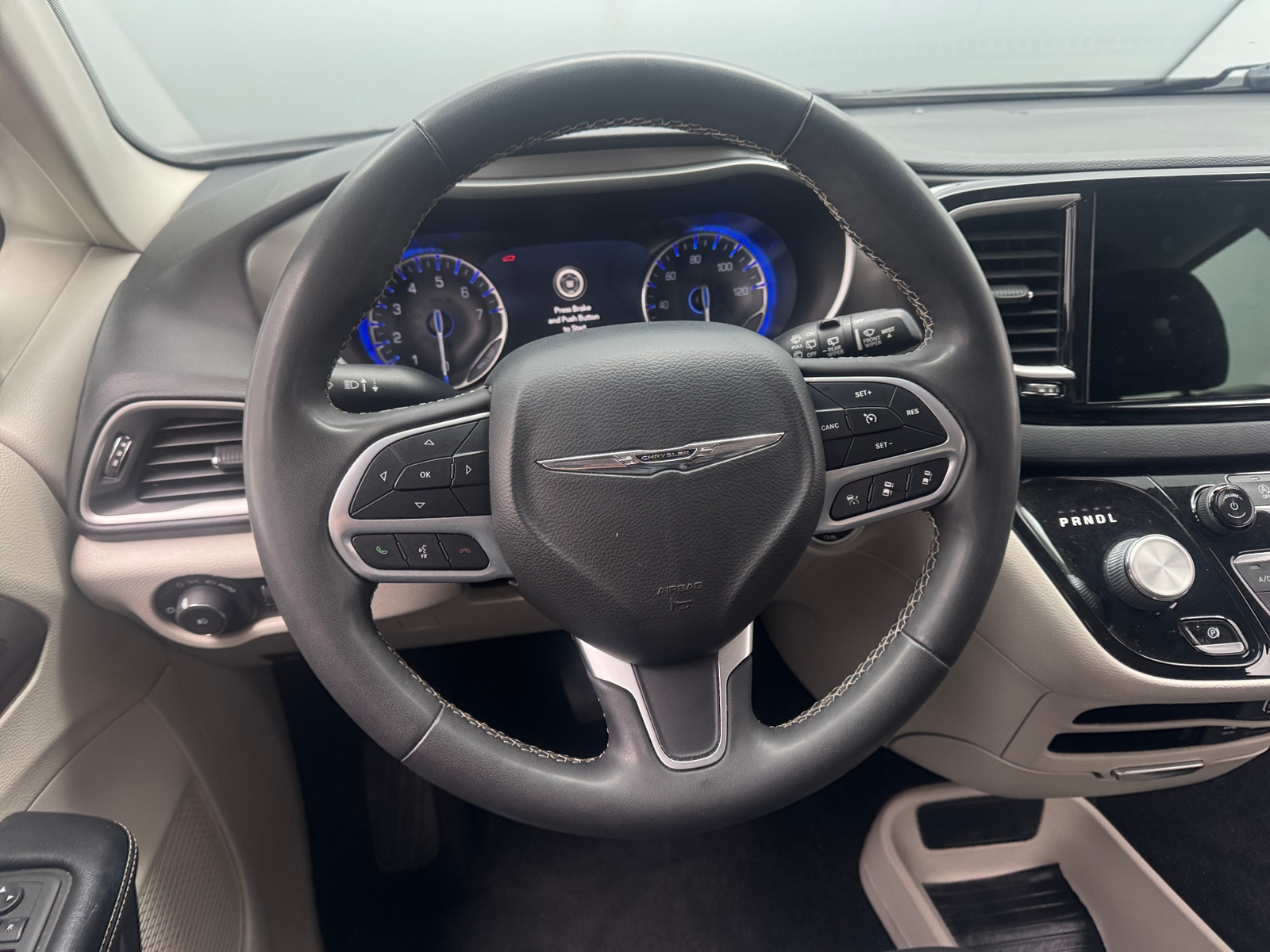 Thumbnail: 2022 Chrysler Pacifica - 4