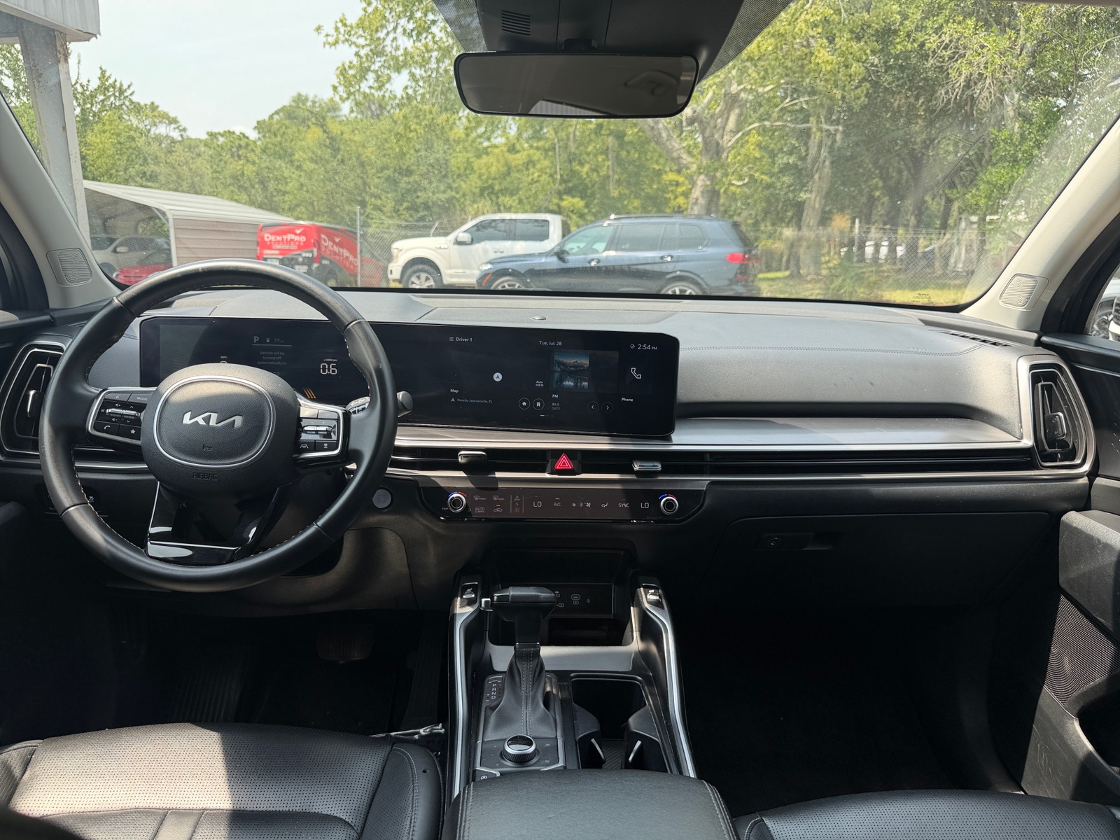 Thumbnail: 2024 Kia Sorento - 3