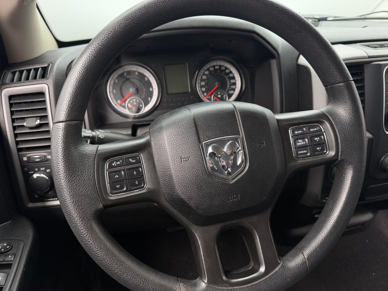 Thumbnail: 2021 RAM 1500 Classic - 5