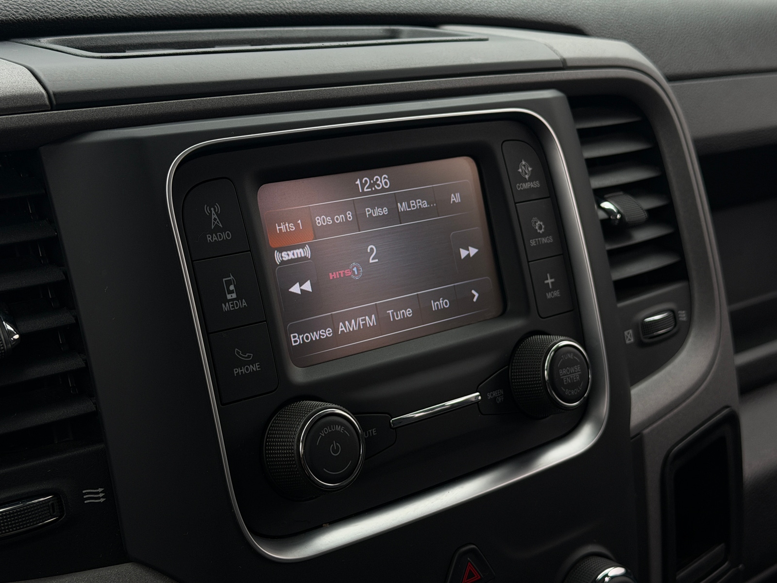 Thumbnail: 2021 RAM 1500 Classic - 4