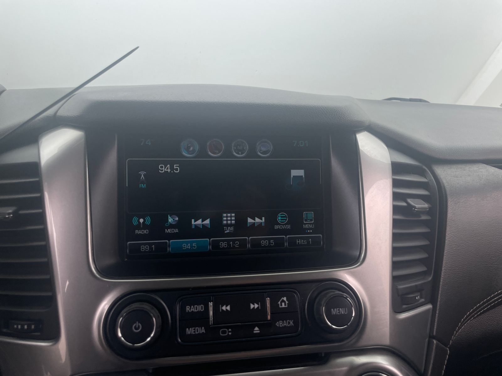 Thumbnail: 2020 Chevrolet Suburban - 4