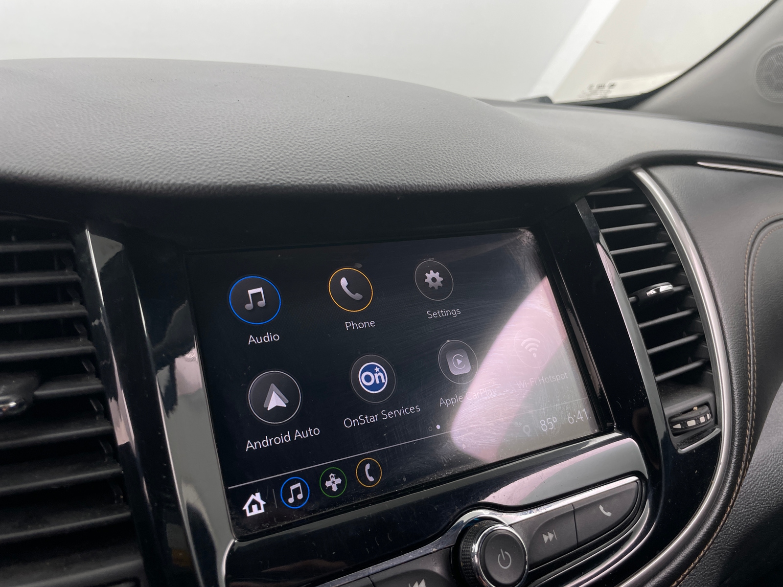 Thumbnail: 2018 Chevrolet Trax - 3
