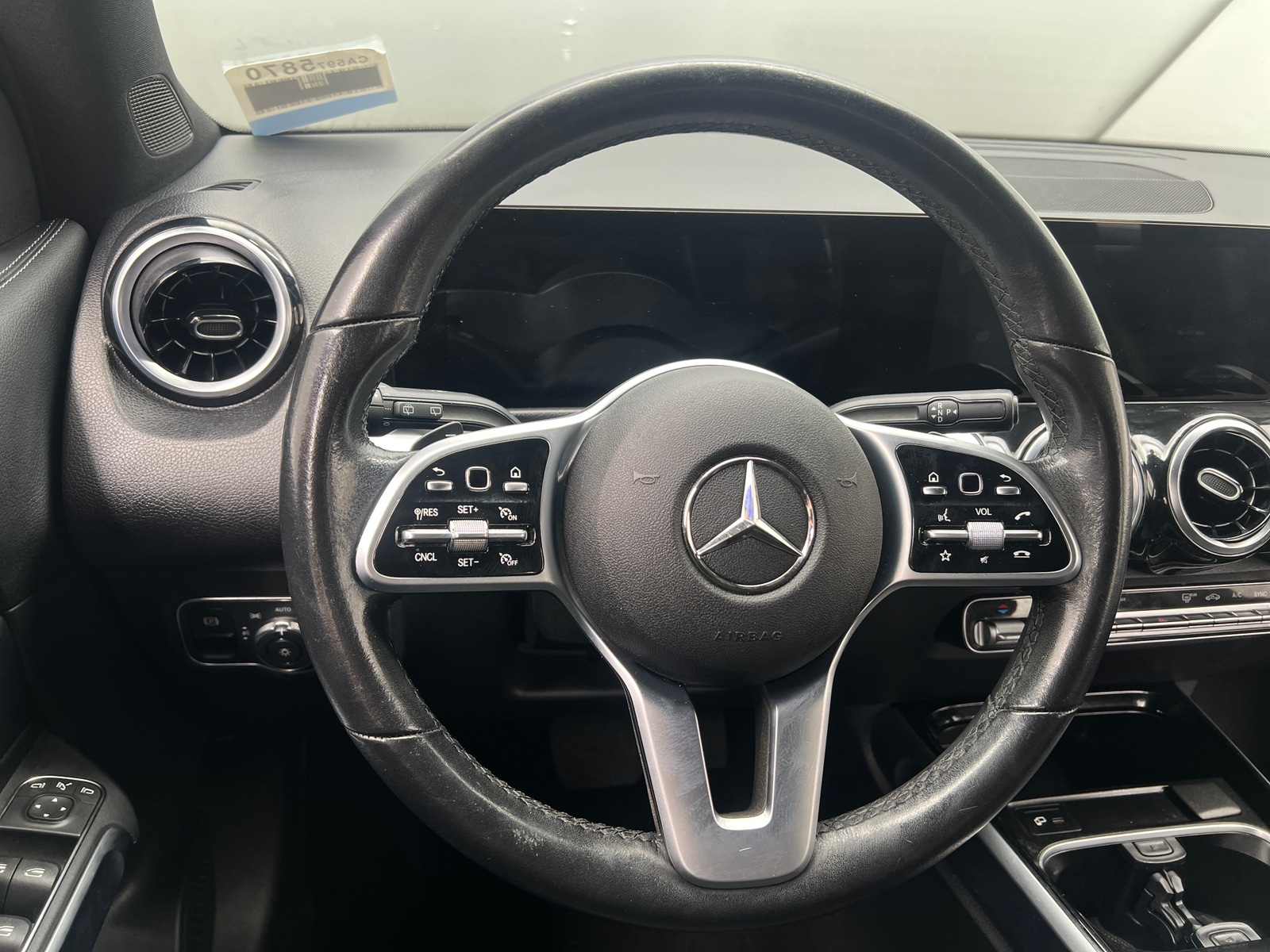 Thumbnail: 2022 Mercedes-Benz GLB - 4