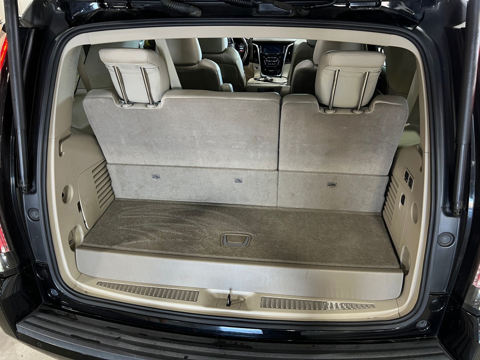 Thumbnail: 2017 Cadillac Escalade - 6