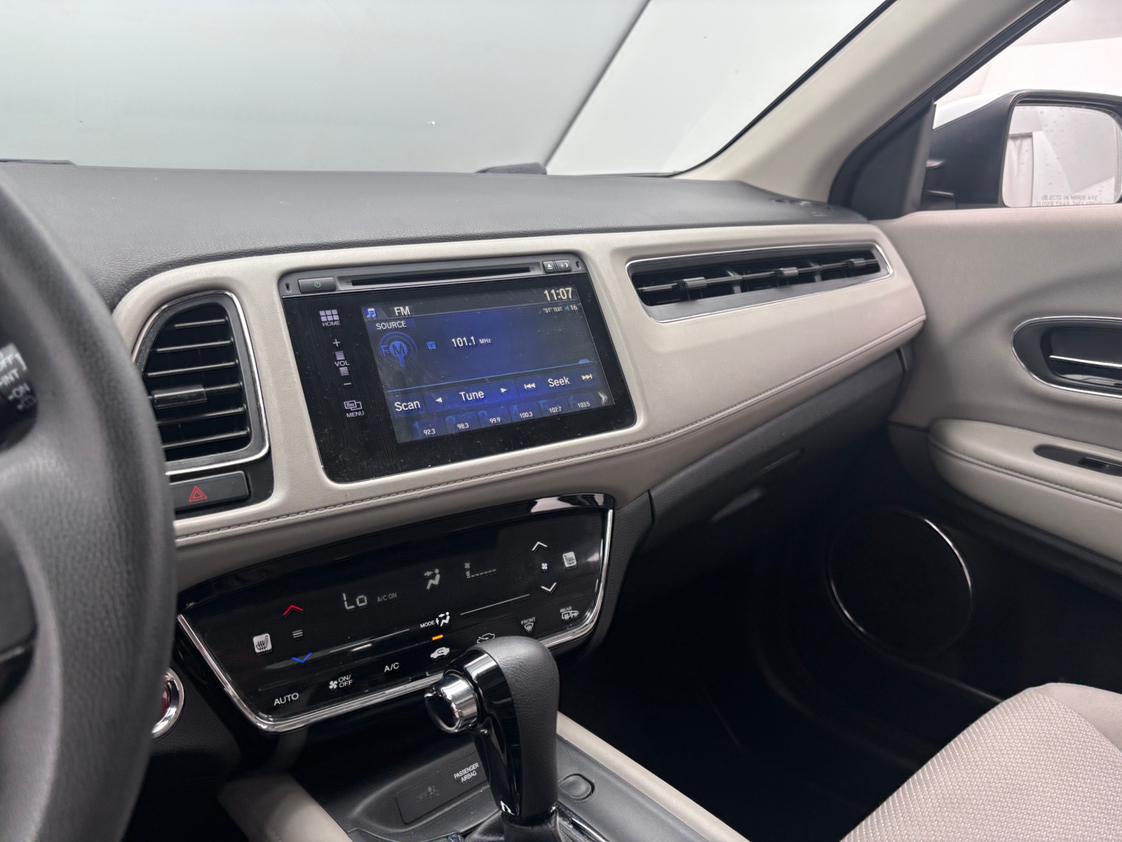 Thumbnail: 2016 Honda HR-V - 4