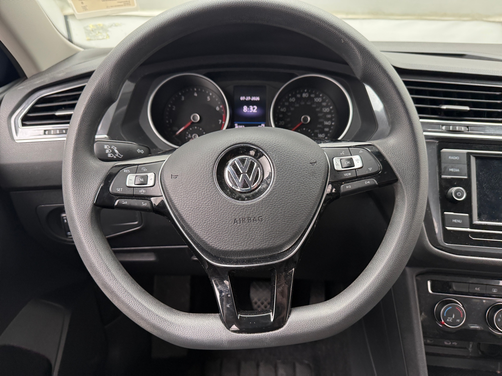 Thumbnail: 2021 Volkswagen Tiguan - 5