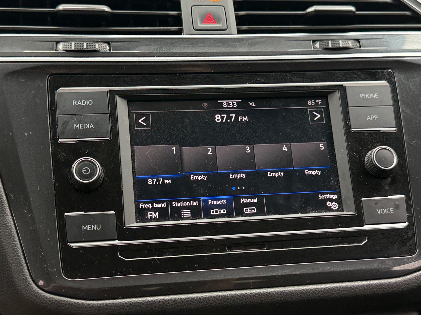Thumbnail: 2021 Volkswagen Tiguan - 4