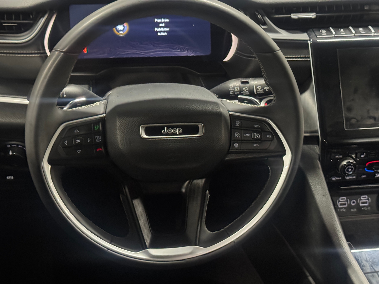 Thumbnail: 2023 Jeep Grand Cherokee L - 4