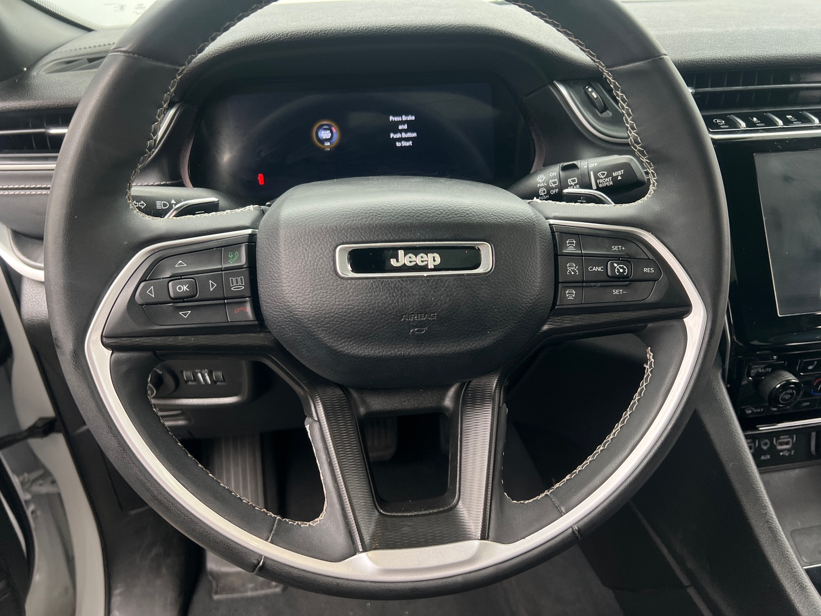 Thumbnail: 2023 Jeep Grand Cherokee L - 4