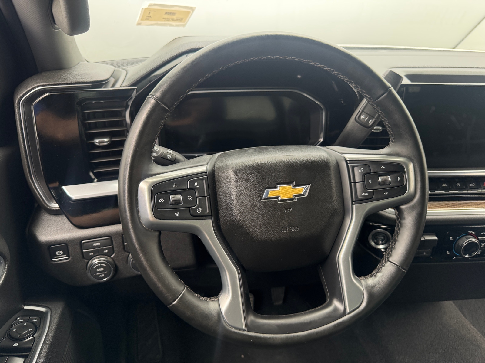 Thumbnail: 2026 Chevrolet Silverado 1500 - 5