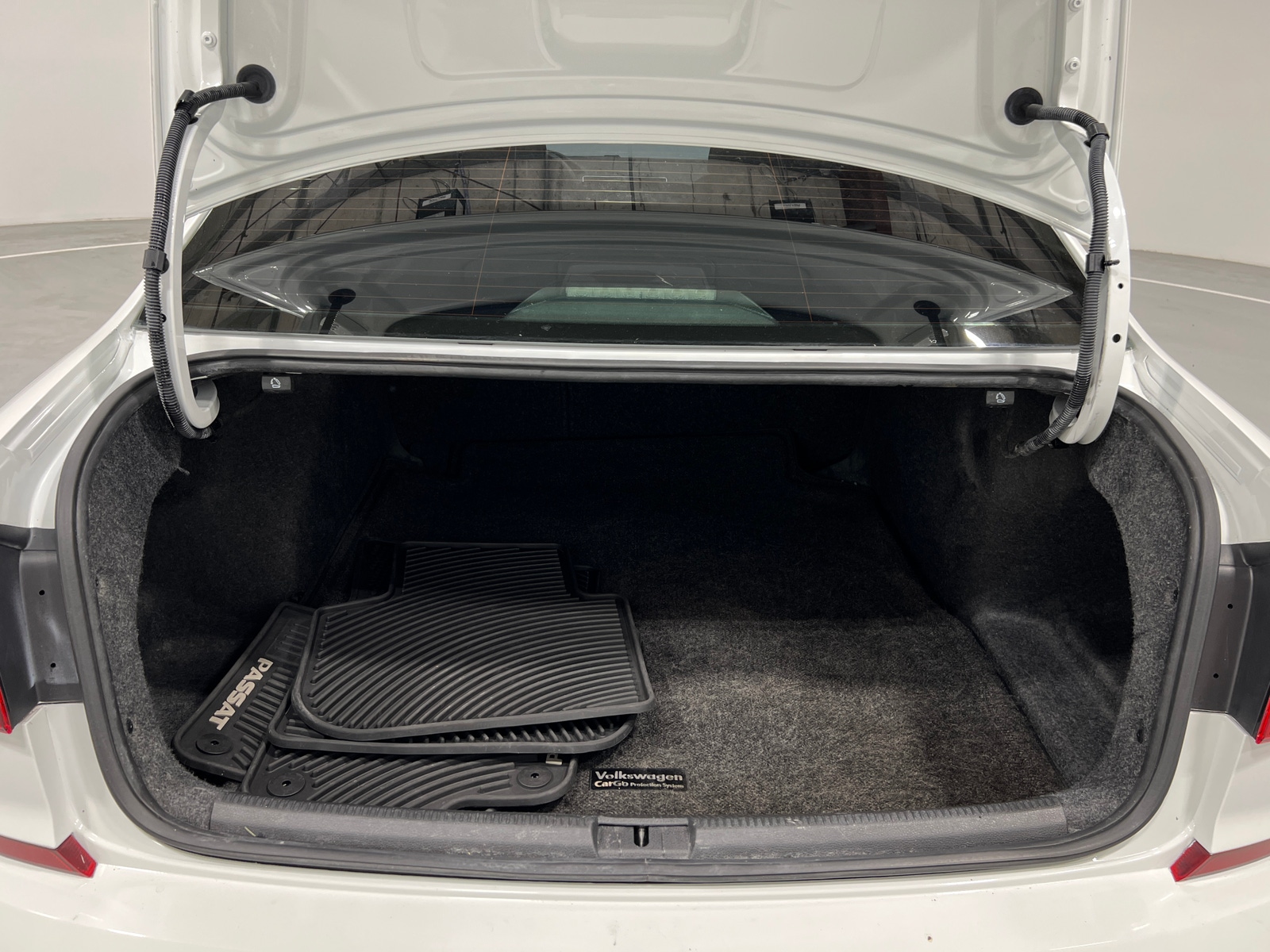 Thumbnail: 2016 Volkswagen Passat - 7