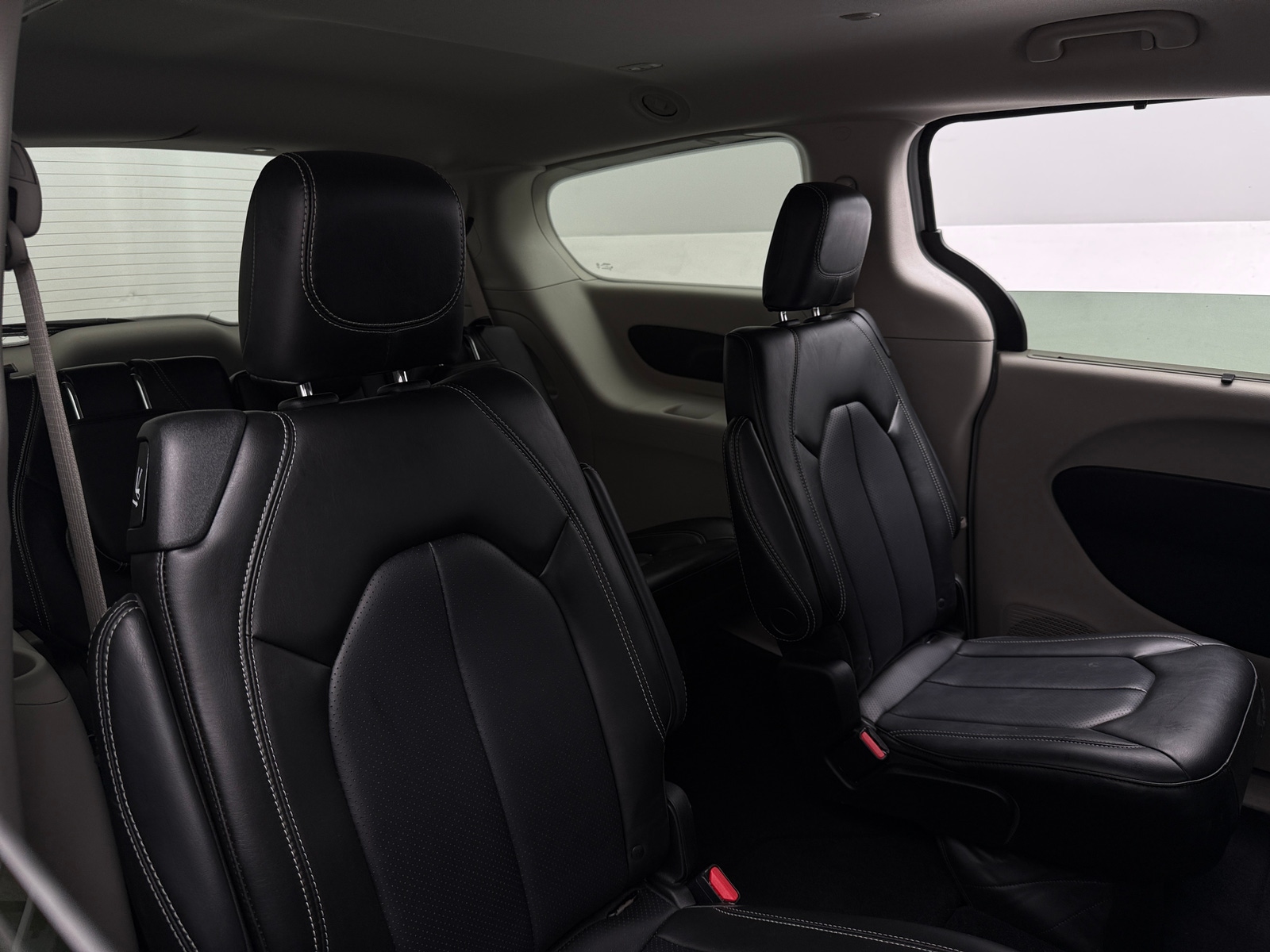 Thumbnail: 2023 Chrysler Pacifica - 5