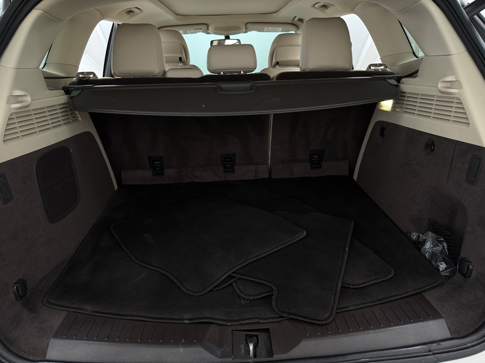Thumbnail: 2017 Lincoln MKC - 6