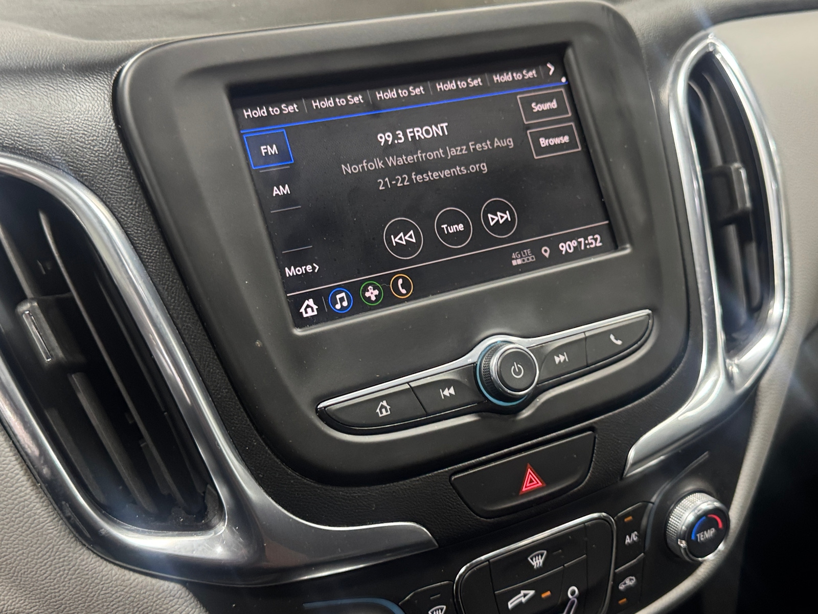 Thumbnail: 2021 Chevrolet Equinox - 4