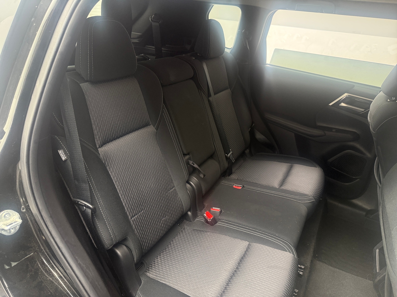 Thumbnail: 2024 Mitsubishi Outlander - 6