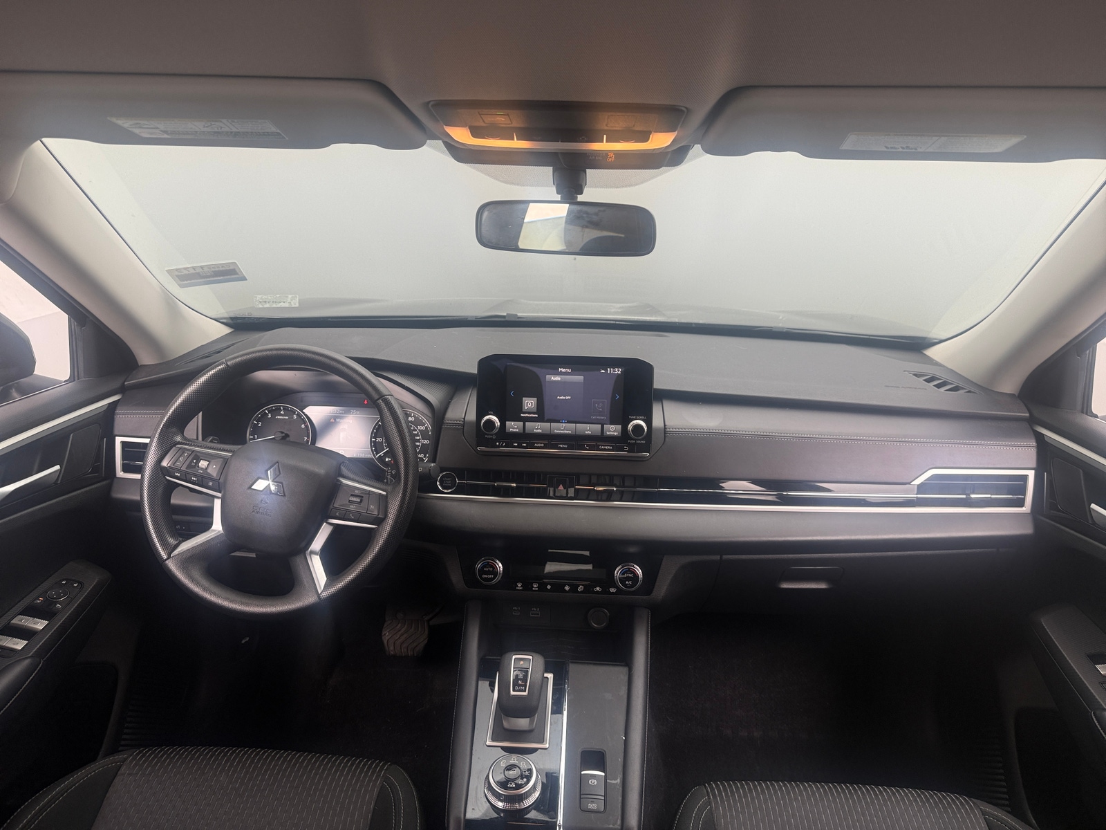 Thumbnail: 2024 Mitsubishi Outlander - 3
