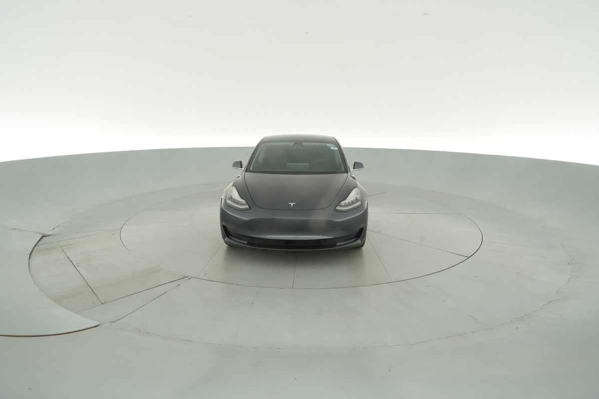 2020 Tesla Model 3 Standard Range in Gray — photo 2