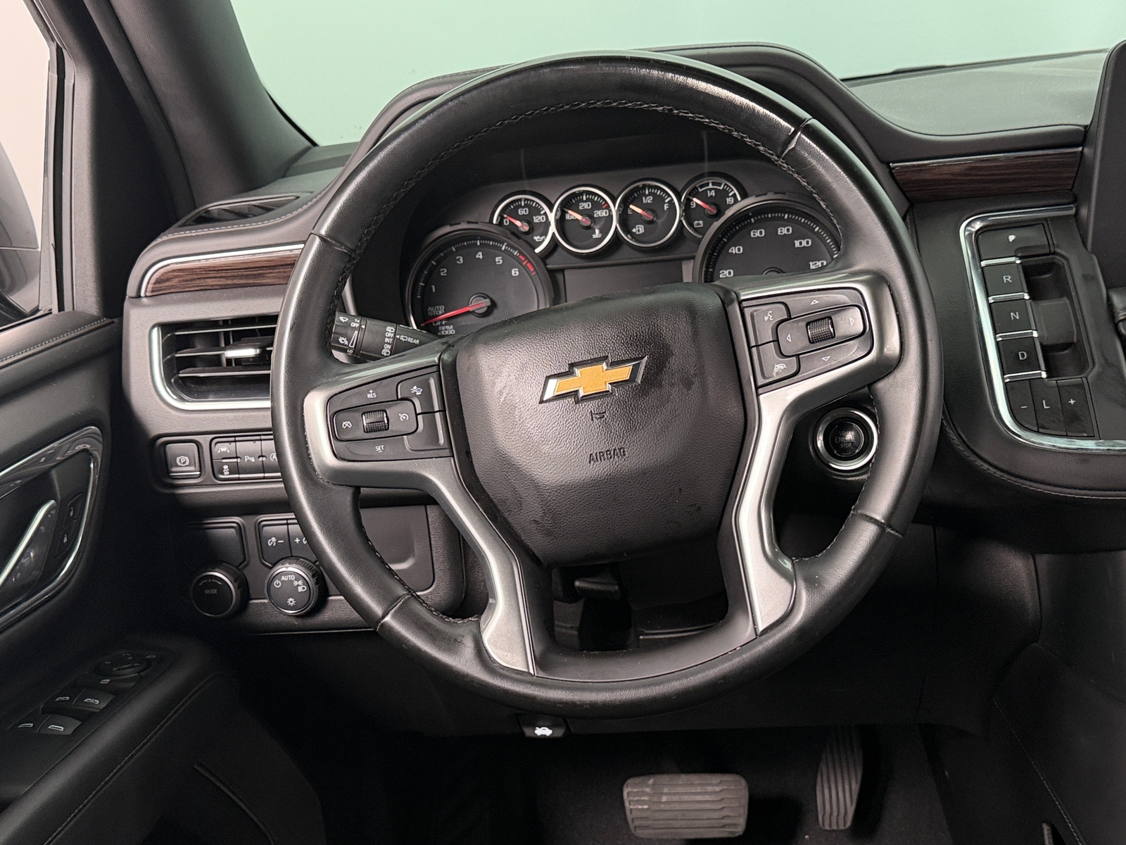 Thumbnail: 2023 Chevrolet Tahoe - 5
